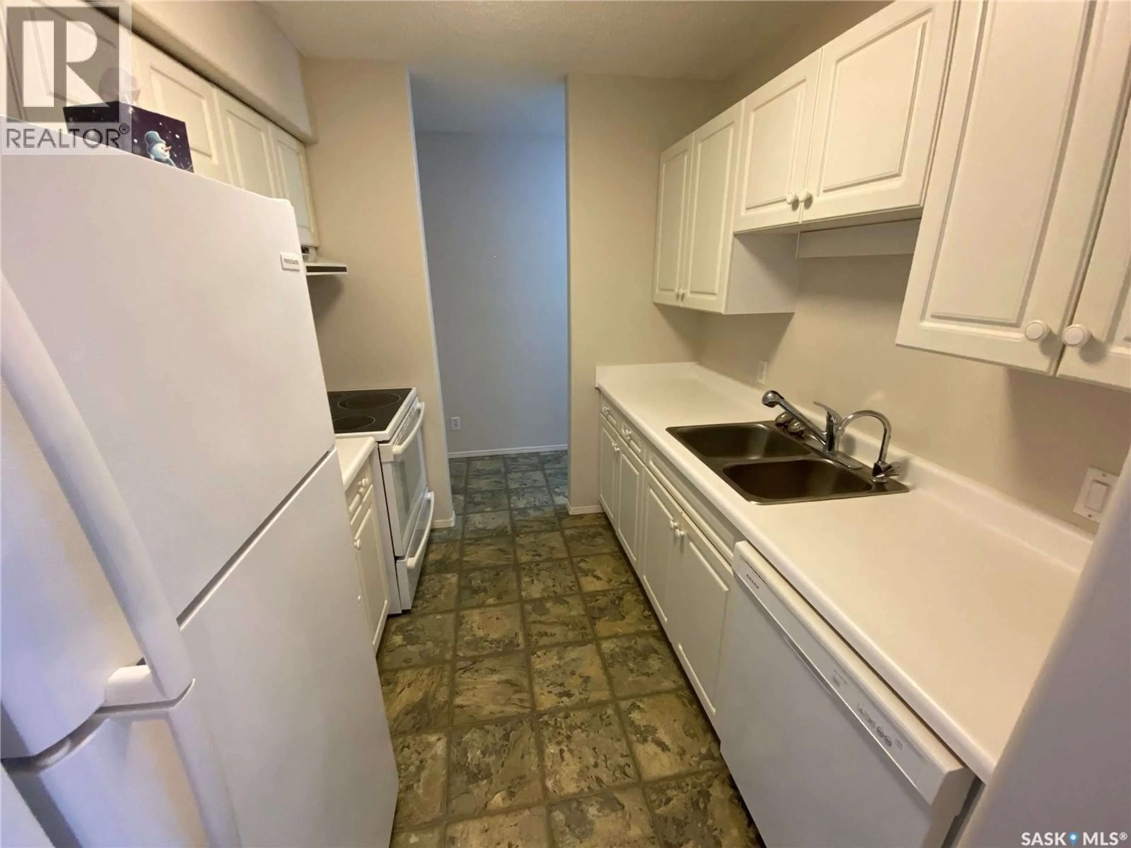 Standard kitchen, unknown for 57 - 203 RUSSELL DRIVE, Yorkton Saskatchewan S3N4B6