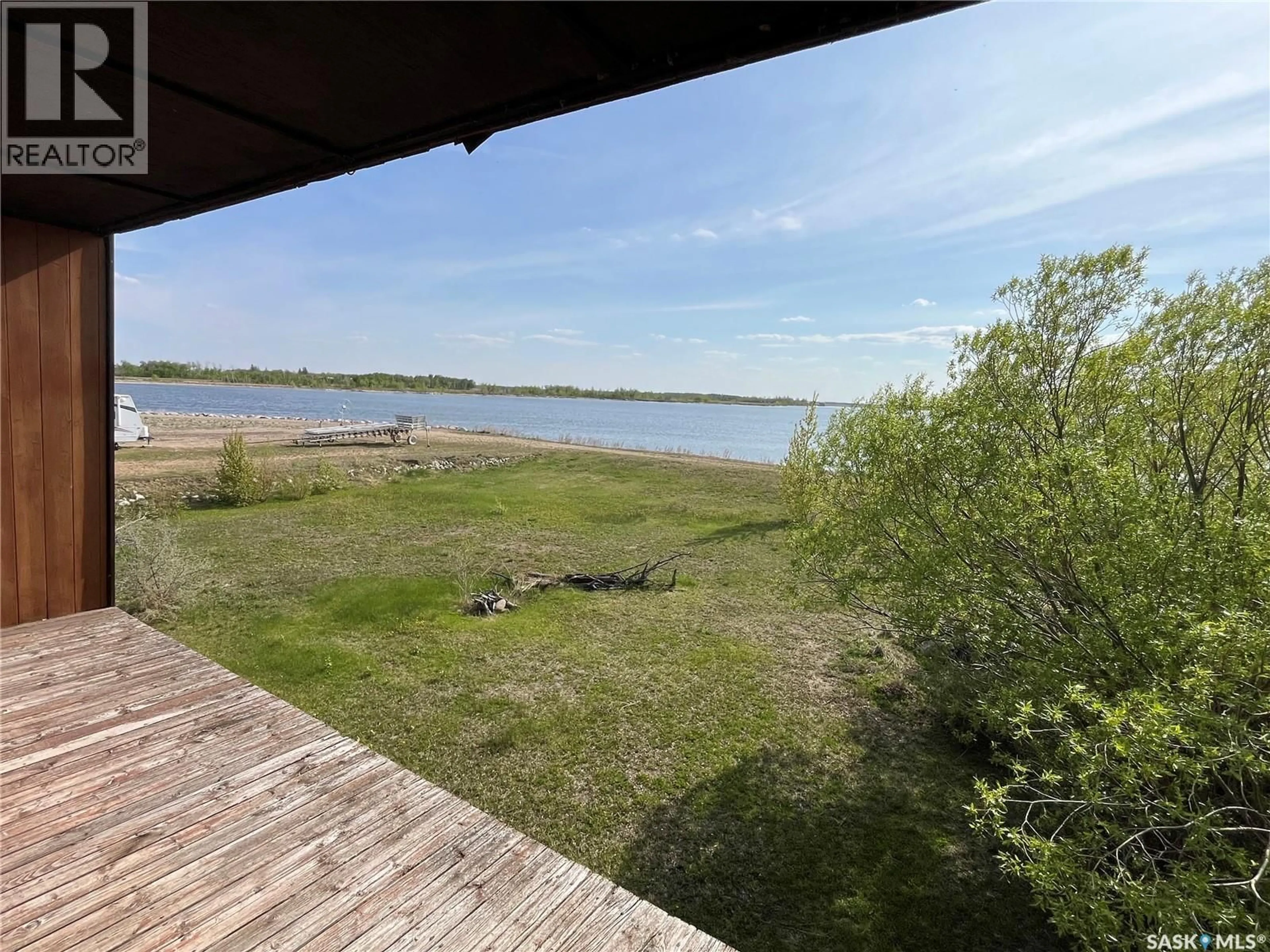 A pic from outside/outdoor area/front of a property/back of a property/a pic from drone, water/lake/river/ocean view for 118-119 MURRAY CRESCENT, Fishing Lake Saskatchewan S0A1A0