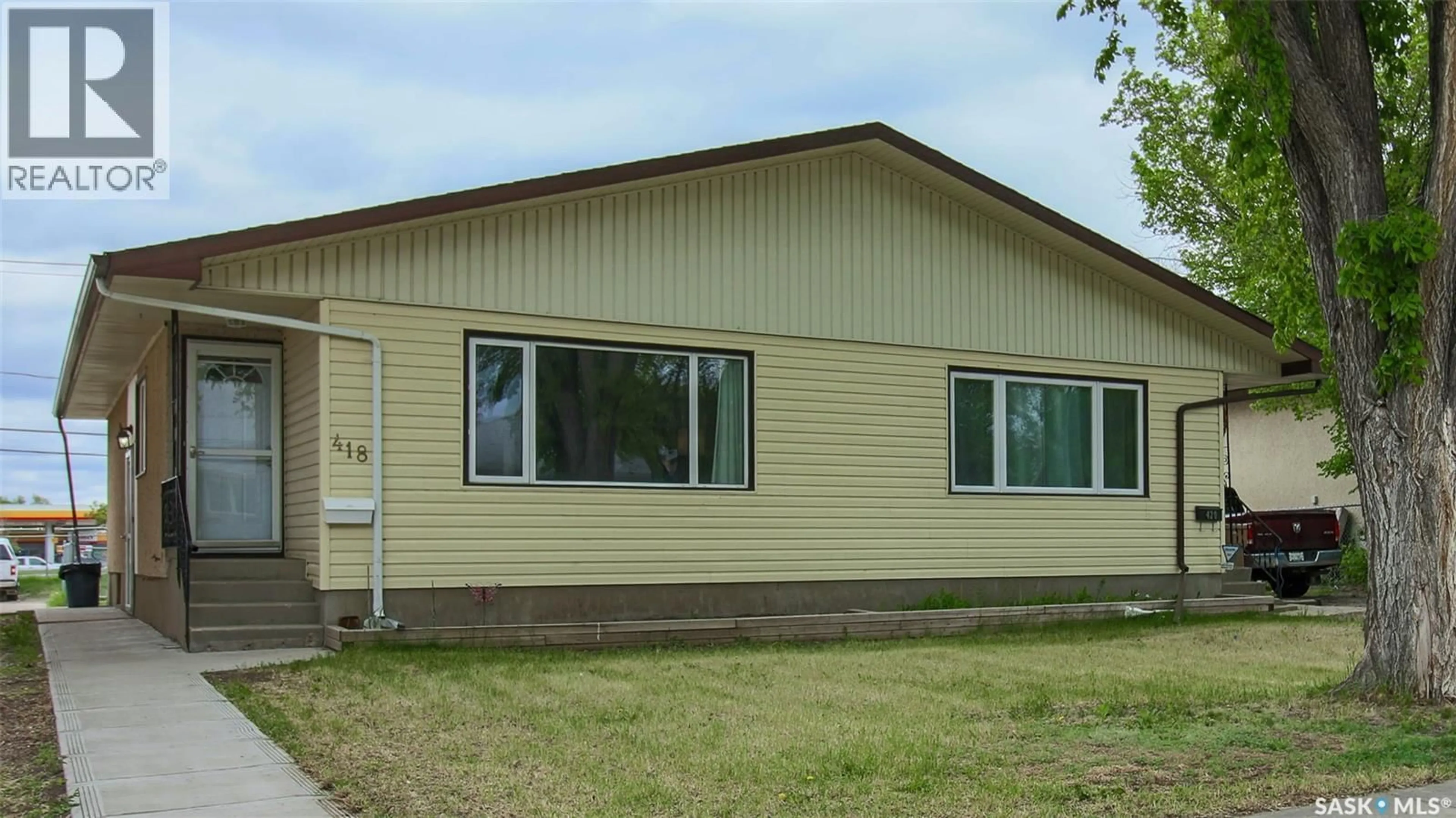 Home with vinyl exterior material, building for 418 FROOM CRESCENT, Regina Saskatchewan S4N1T6