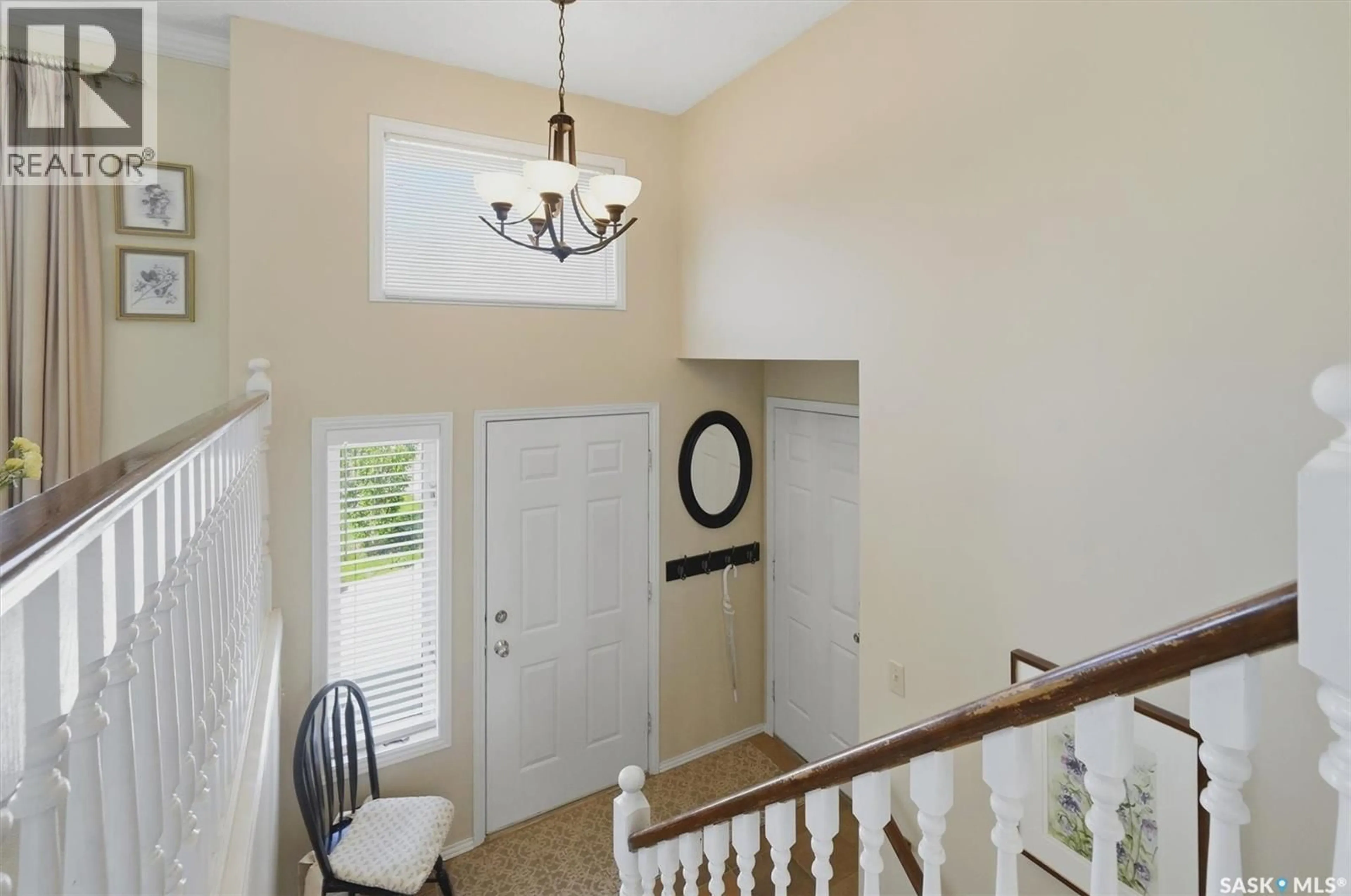 Indoor entryway for 314 BORNSTEIN CRESCENT, Saskatoon Saskatchewan S7N3Y3