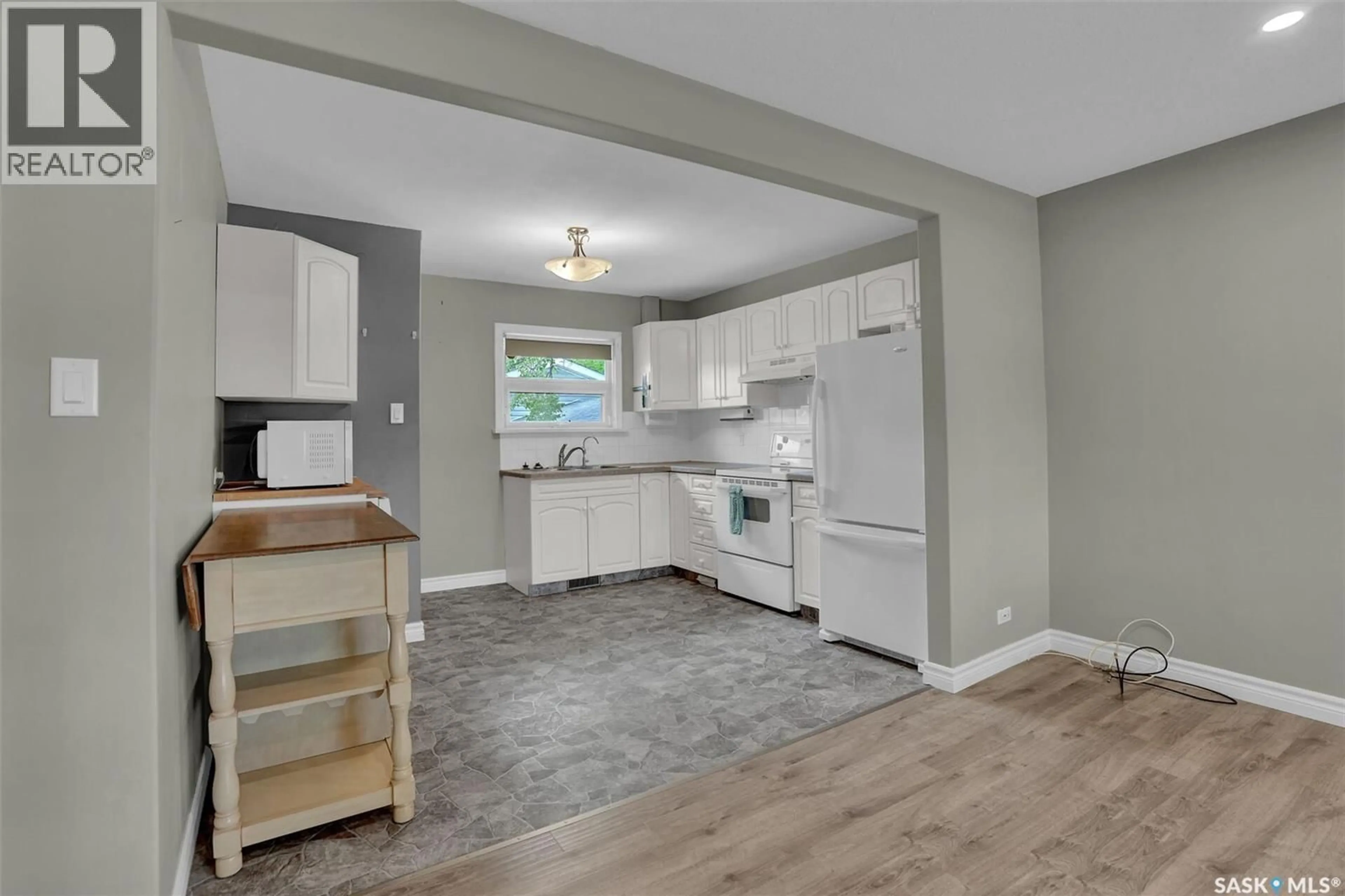 Open concept kitchen, unknown for 605 COLLEGE AVENUE, Regina Saskatchewan S4N0W3