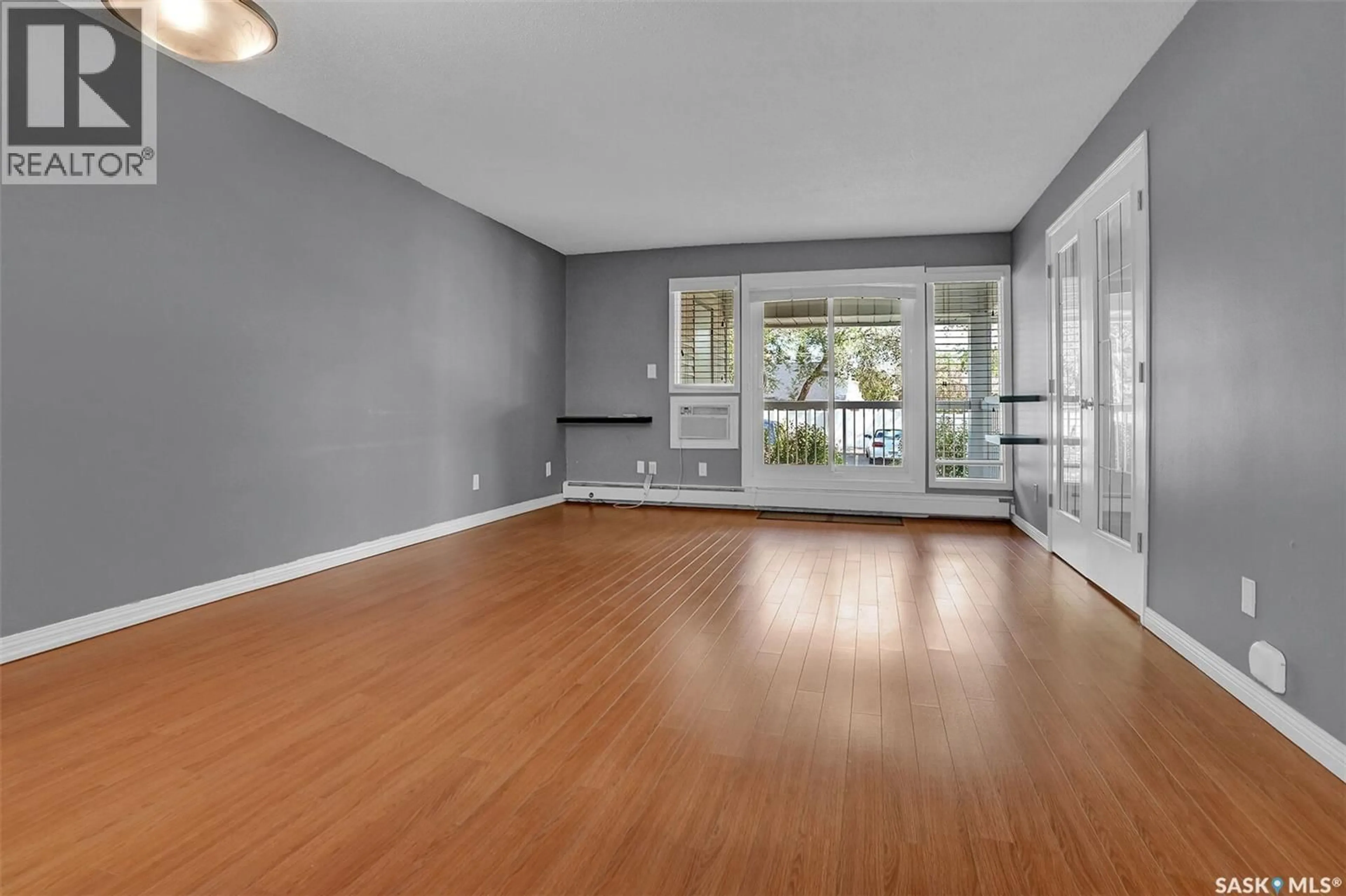 A pic of a room for 960 - 139 ASSINIBOINE AVENUE, Regina Saskatchewan S4V2P8