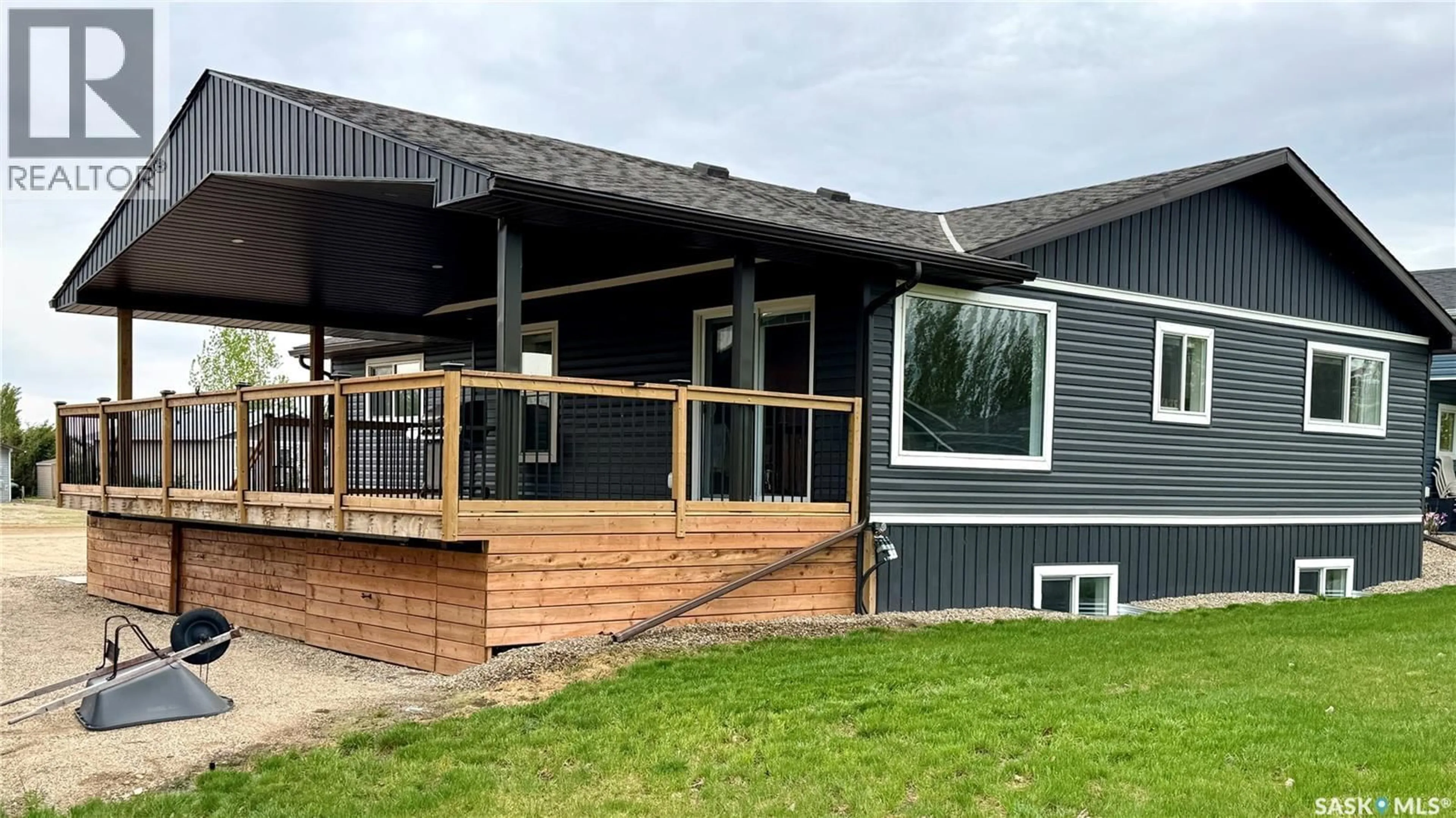 Home with vinyl exterior material, building for 205 RUBY DRIVE, Diefenbaker Lake Saskatchewan S0L1Z0