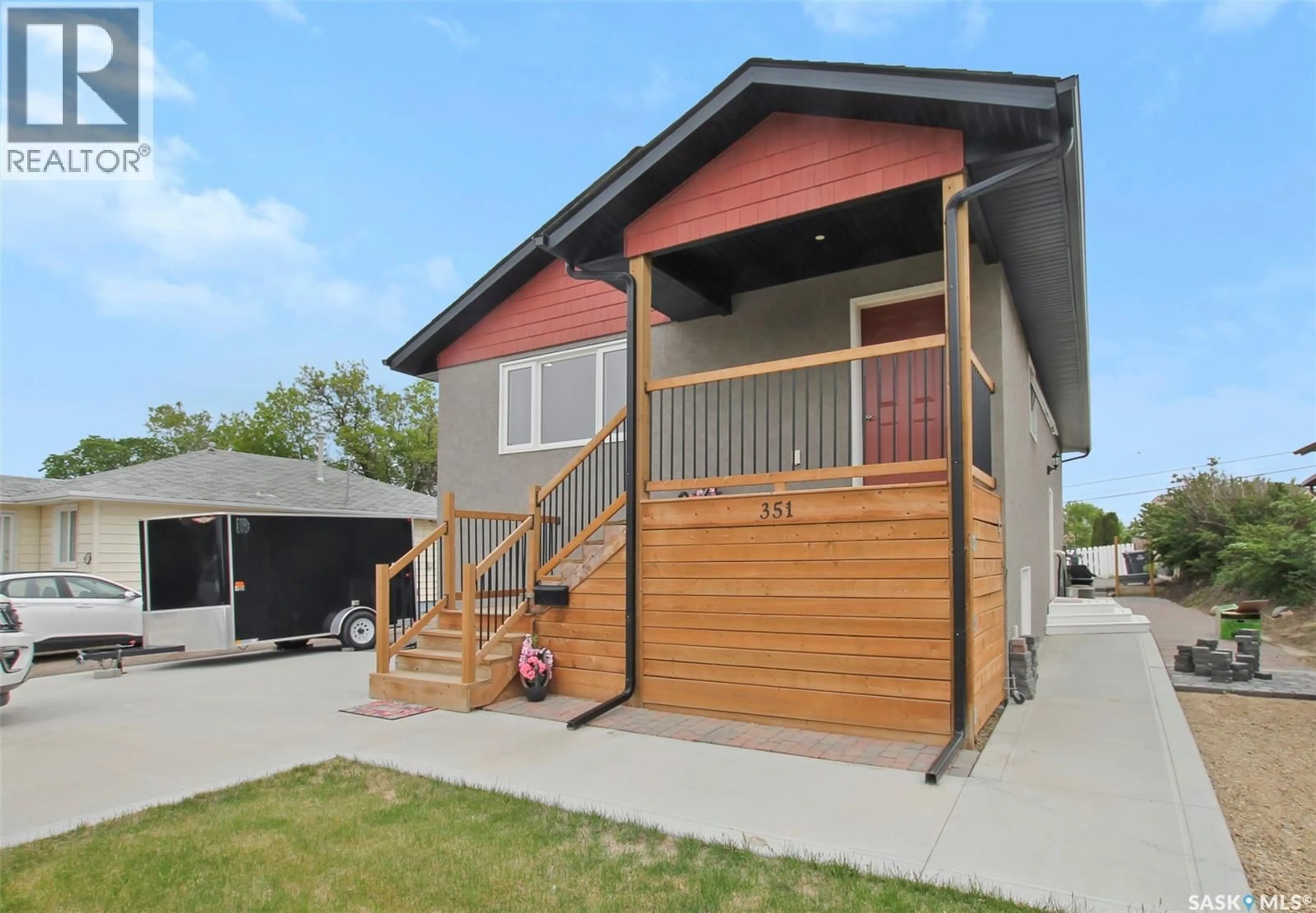 Home with vinyl exterior material, unknown for 351 4TH AVENUE, Swift Current Saskatchewan S9H0V1