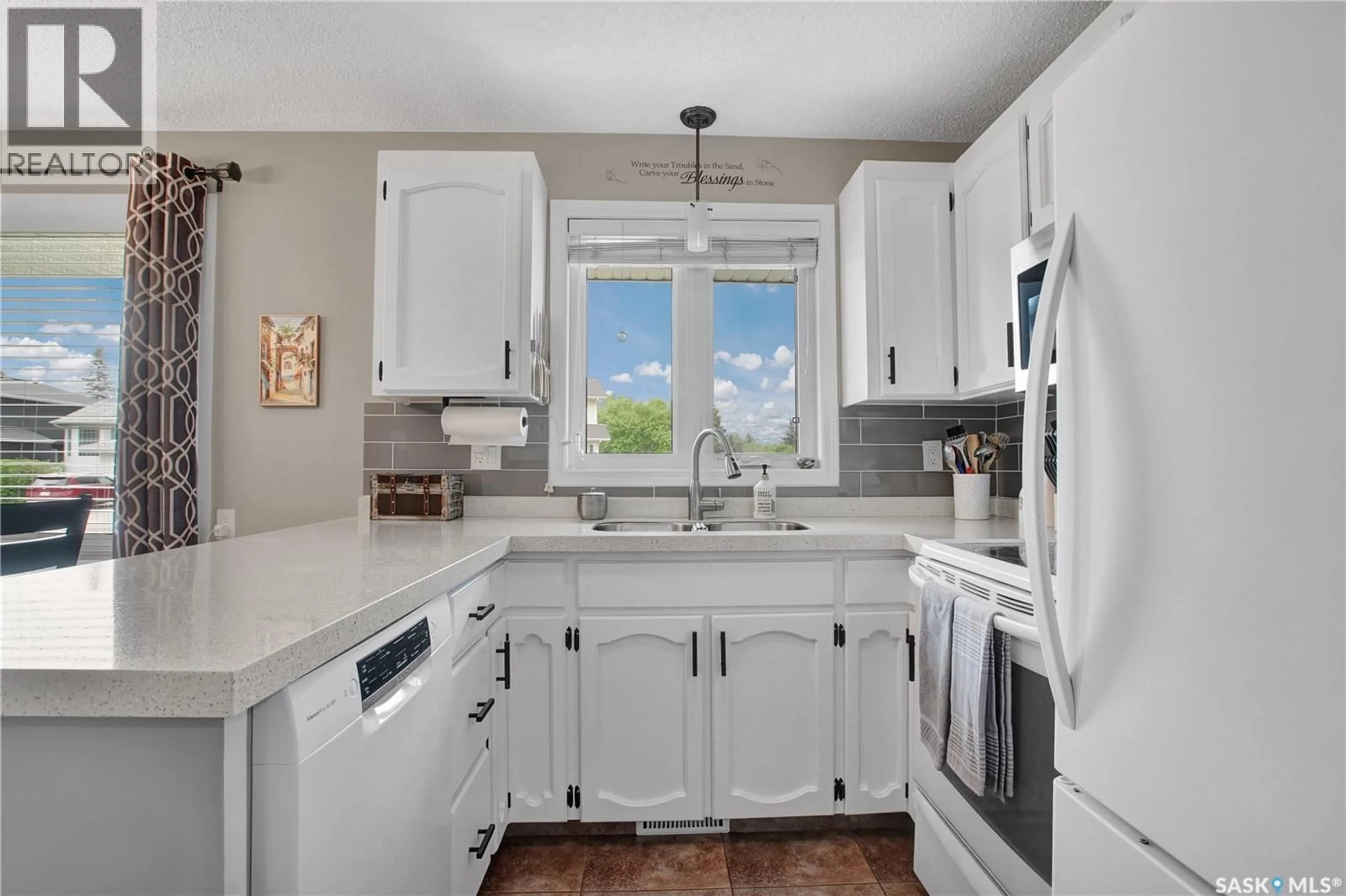 Unknown for 231 ROBORECKI CRESCENT, Saskatoon Saskatchewan S7K5L1