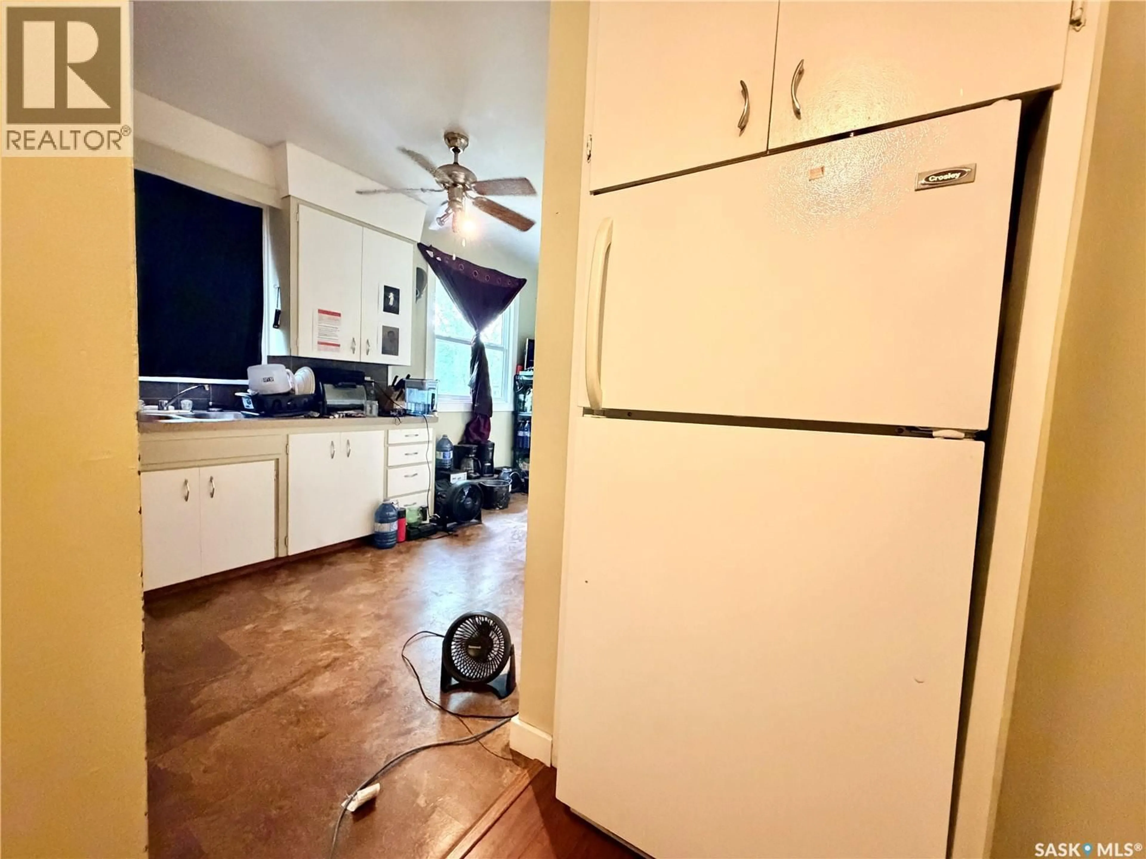 Standard kitchen, unknown for 1022 110TH STREET, North Battleford Saskatchewan S9A2H4