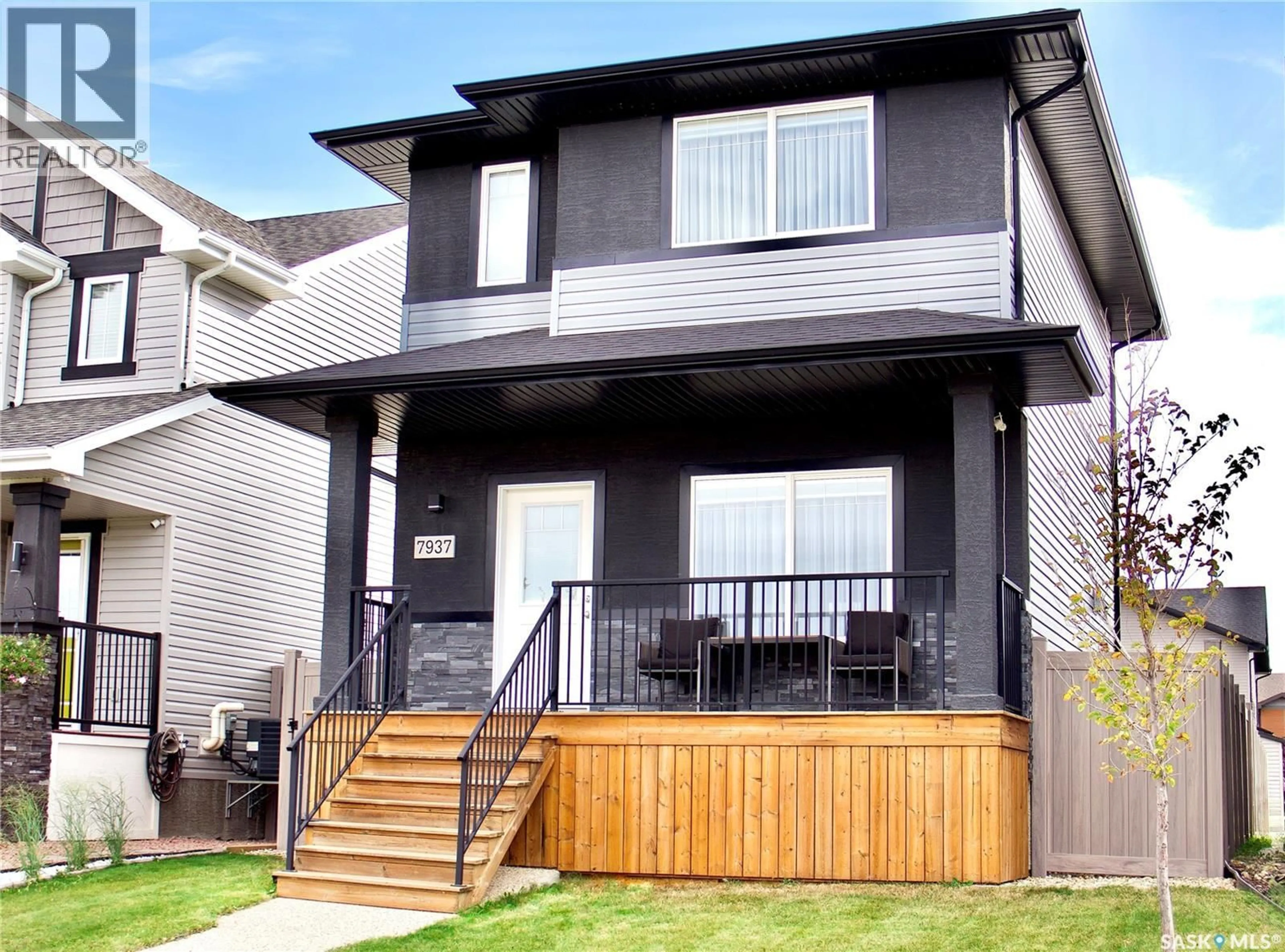 Home with vinyl exterior material, street for 7937 FLAX AVENUE, Regina Saskatchewan S4Y0E6