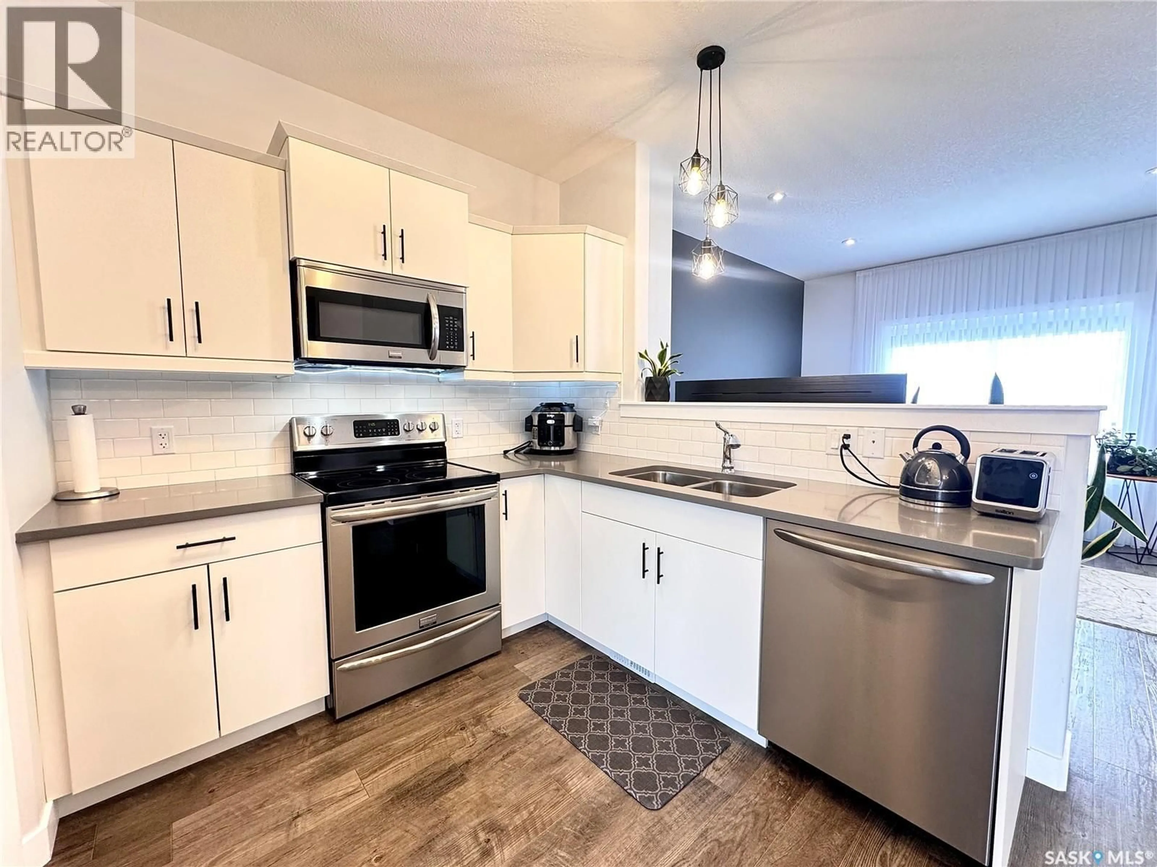 Open concept kitchen, unknown for 7937 FLAX AVENUE, Regina Saskatchewan S4Y0E6