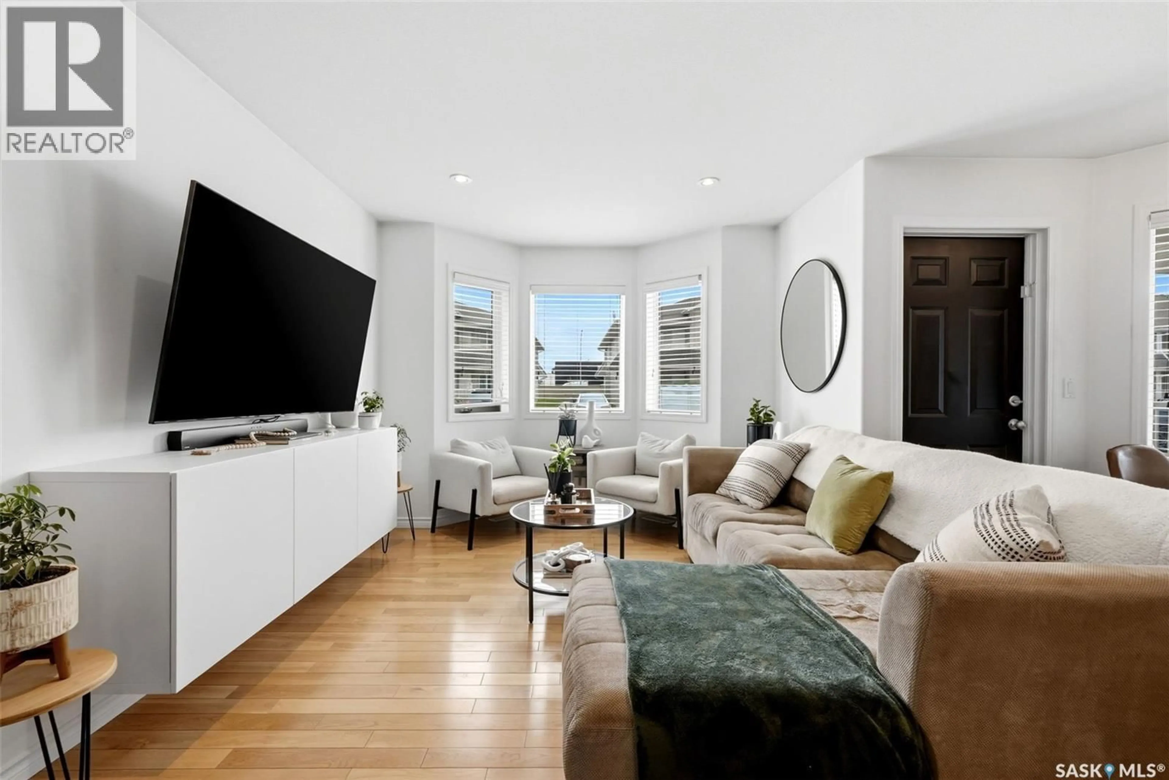 Living room with furniture, unknown for 4042 BUCKINGHAM DRIVE, Regina Saskatchewan S4V3A9