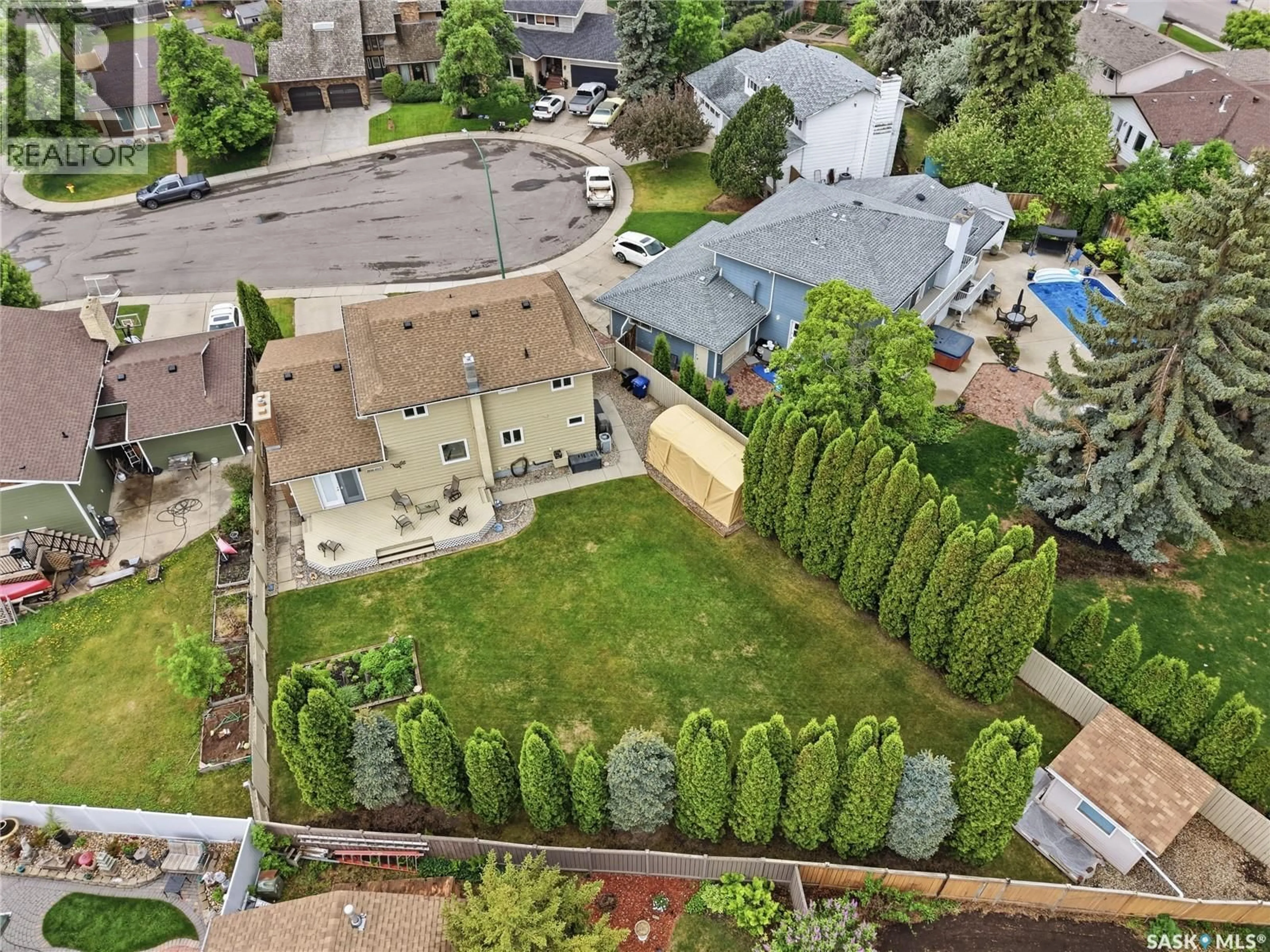 A pic from outside/outdoor area/front of a property/back of a property/a pic from drone, unknown for 723 CANDLE COURT, Saskatoon Saskatchewan S7K4Z9