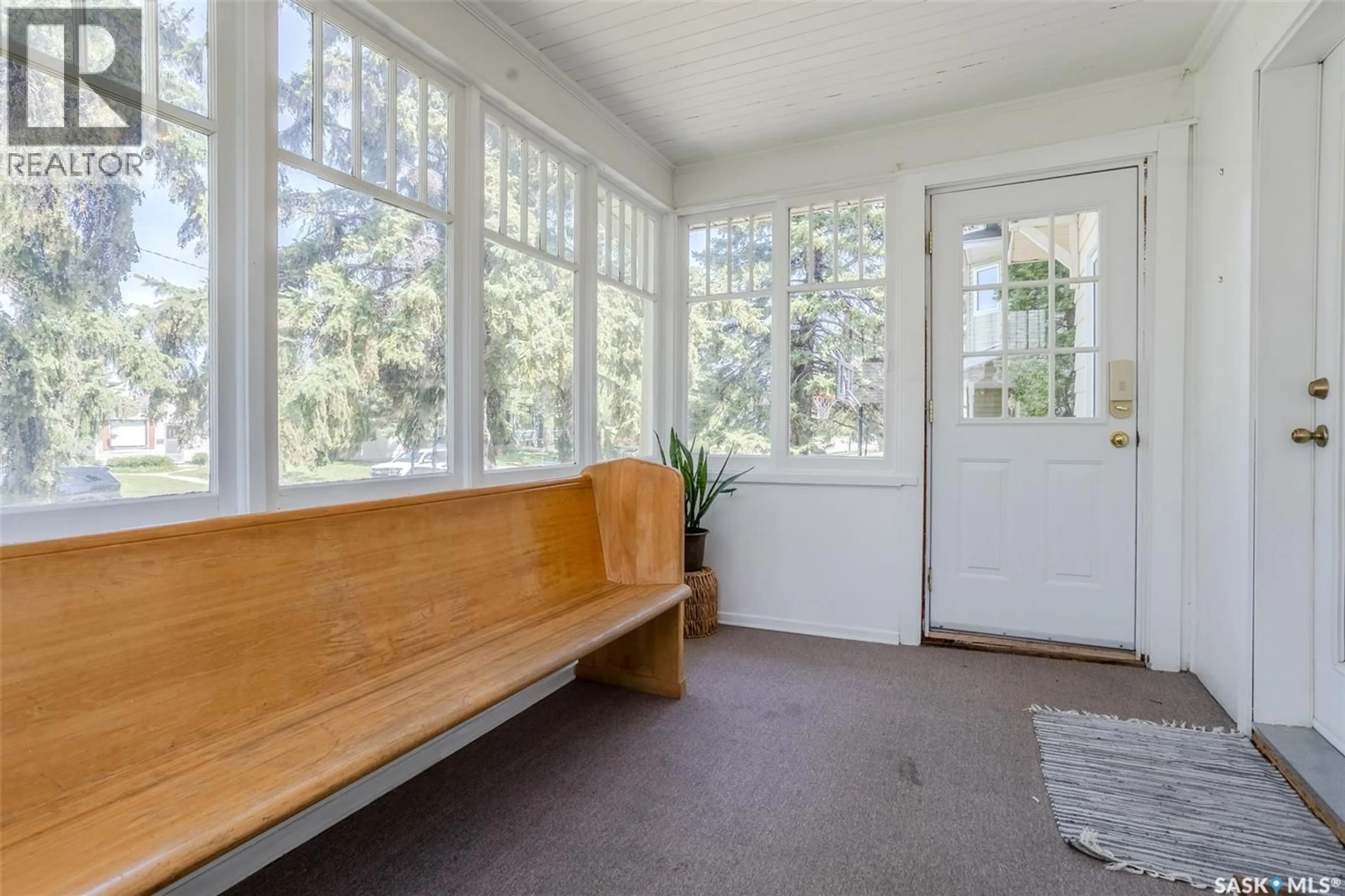 Indoor entryway for 618 3RD STREET, Saskatoon Saskatchewan S7H1M1