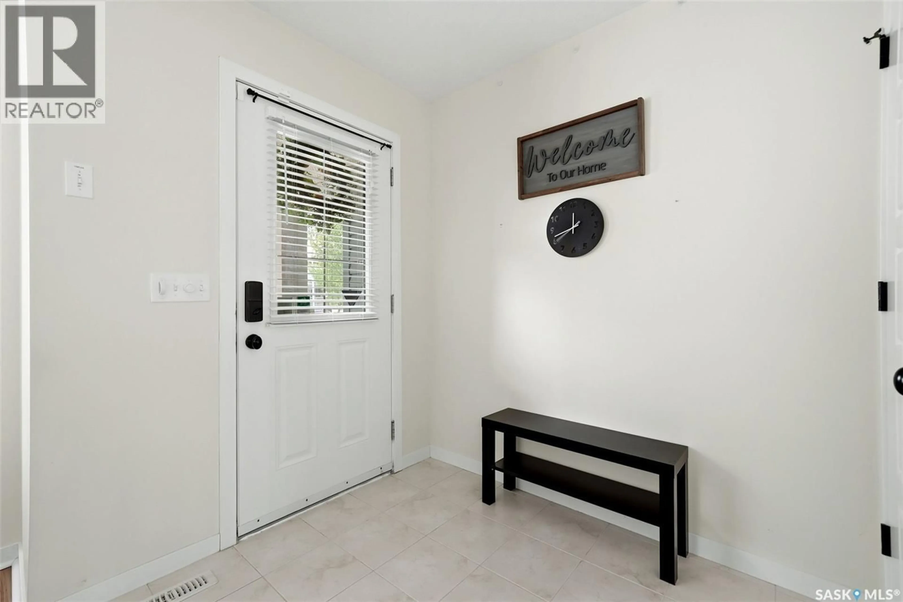 Indoor entryway for 5410 GORDON ROAD, Regina Saskatchewan S4W0K3