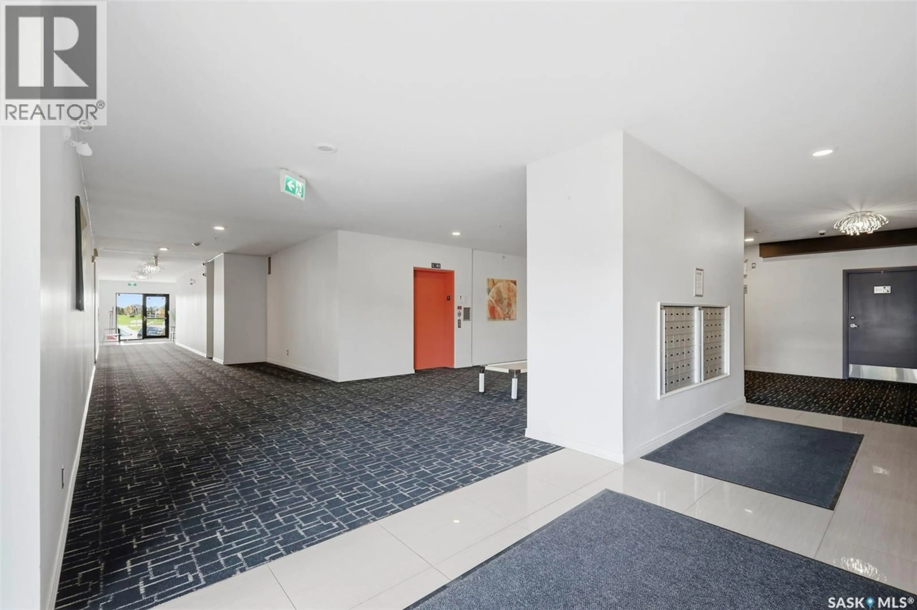 Indoor foyer for 316 223 EVERGREEN SQUARE, Saskatoon Saskatchewan S7W0W2
