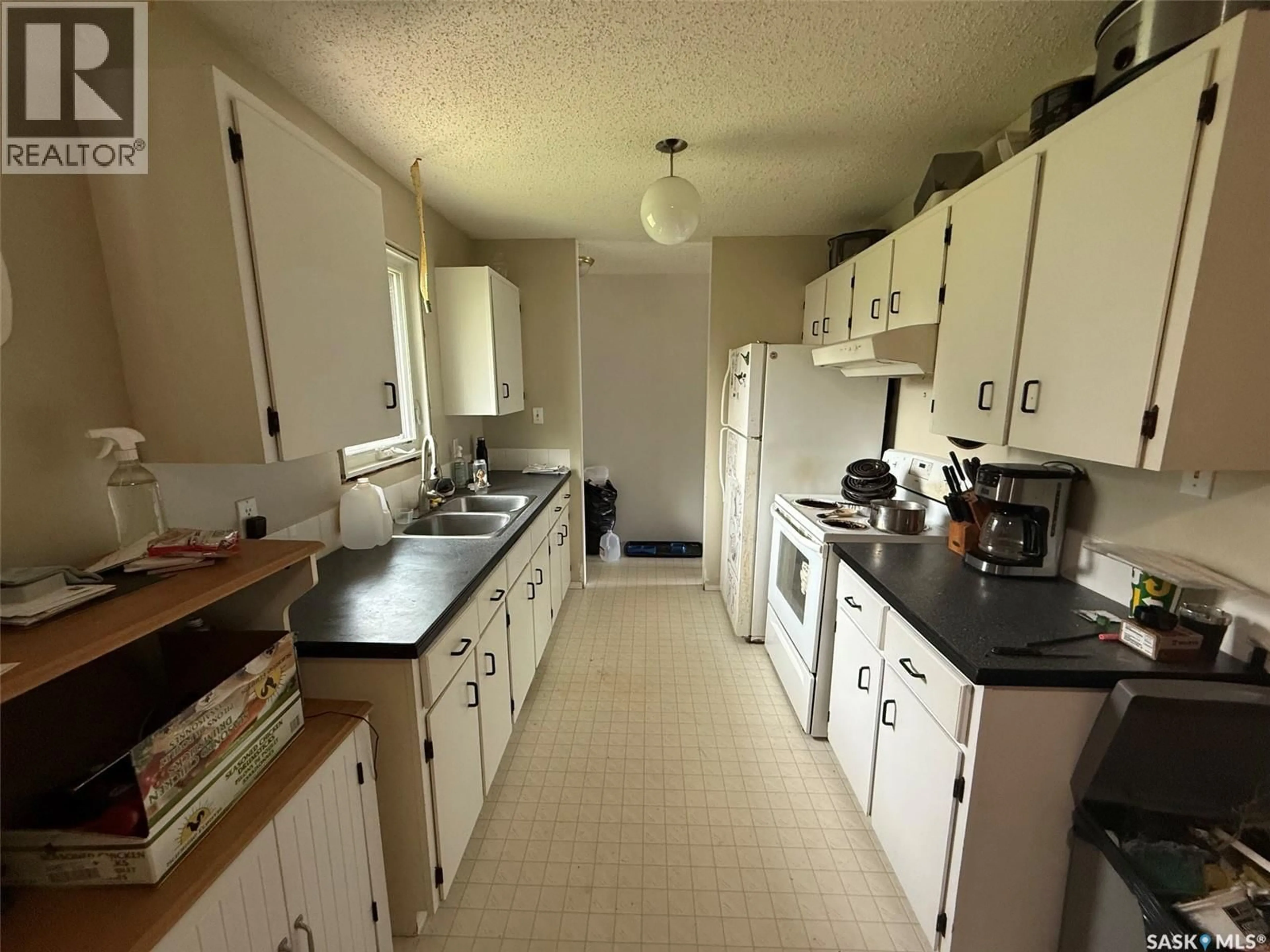 Standard kitchen, unknown for 8912 DEANS CRESCENT, North Battleford Saskatchewan S9A3H7