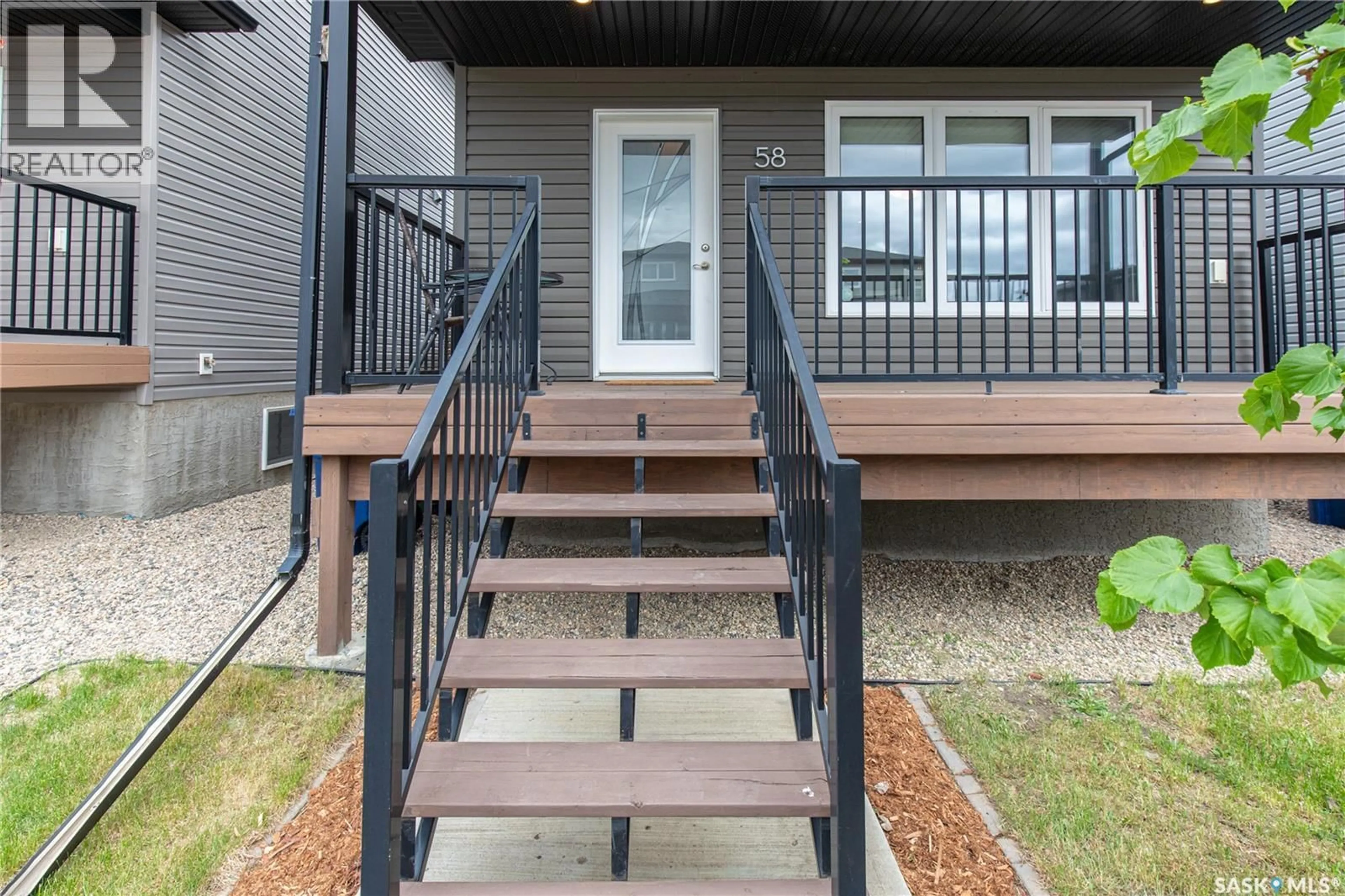 Stairs for 58 BRIGHAM ROAD, Moose Jaw Saskatchewan S6K0A7