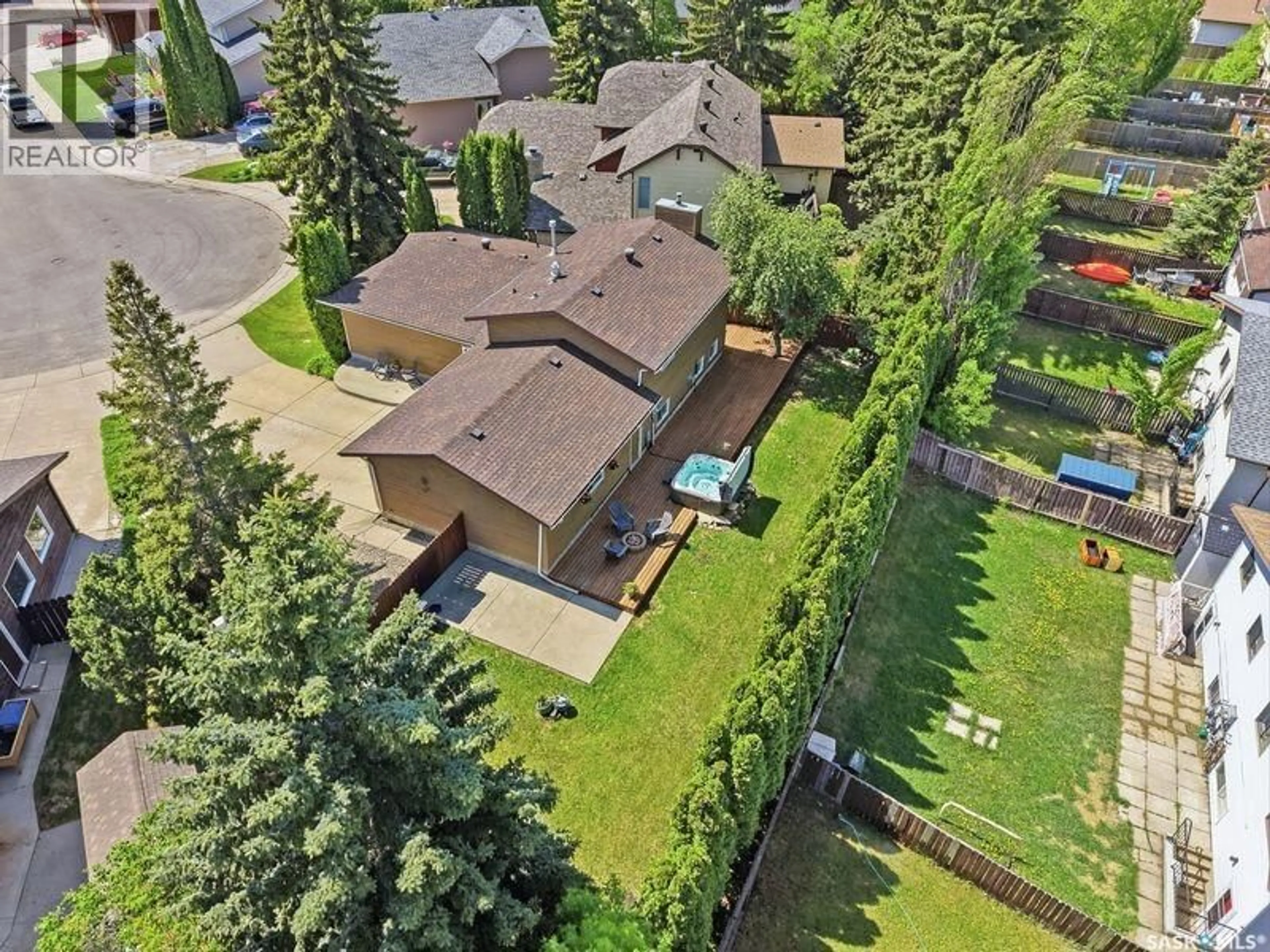 A pic from outside/outdoor area/front of a property/back of a property/a pic from drone, unknown for 318 NOKOMIS PLACE, Saskatoon Saskatchewan S7K5E2