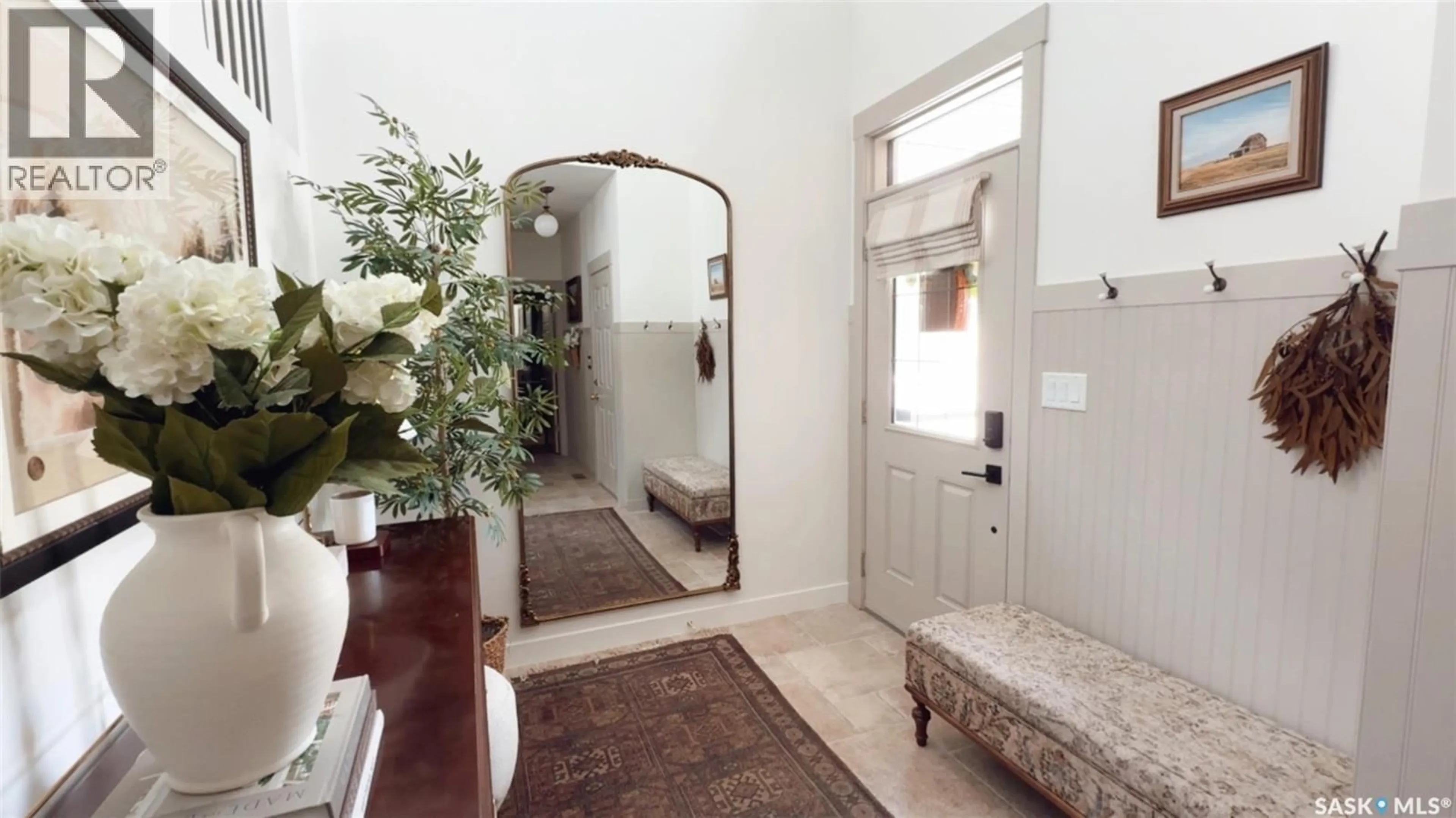 Indoor foyer for 4834 LIBERTY STREET, Regina Saskatchewan S4W0K1