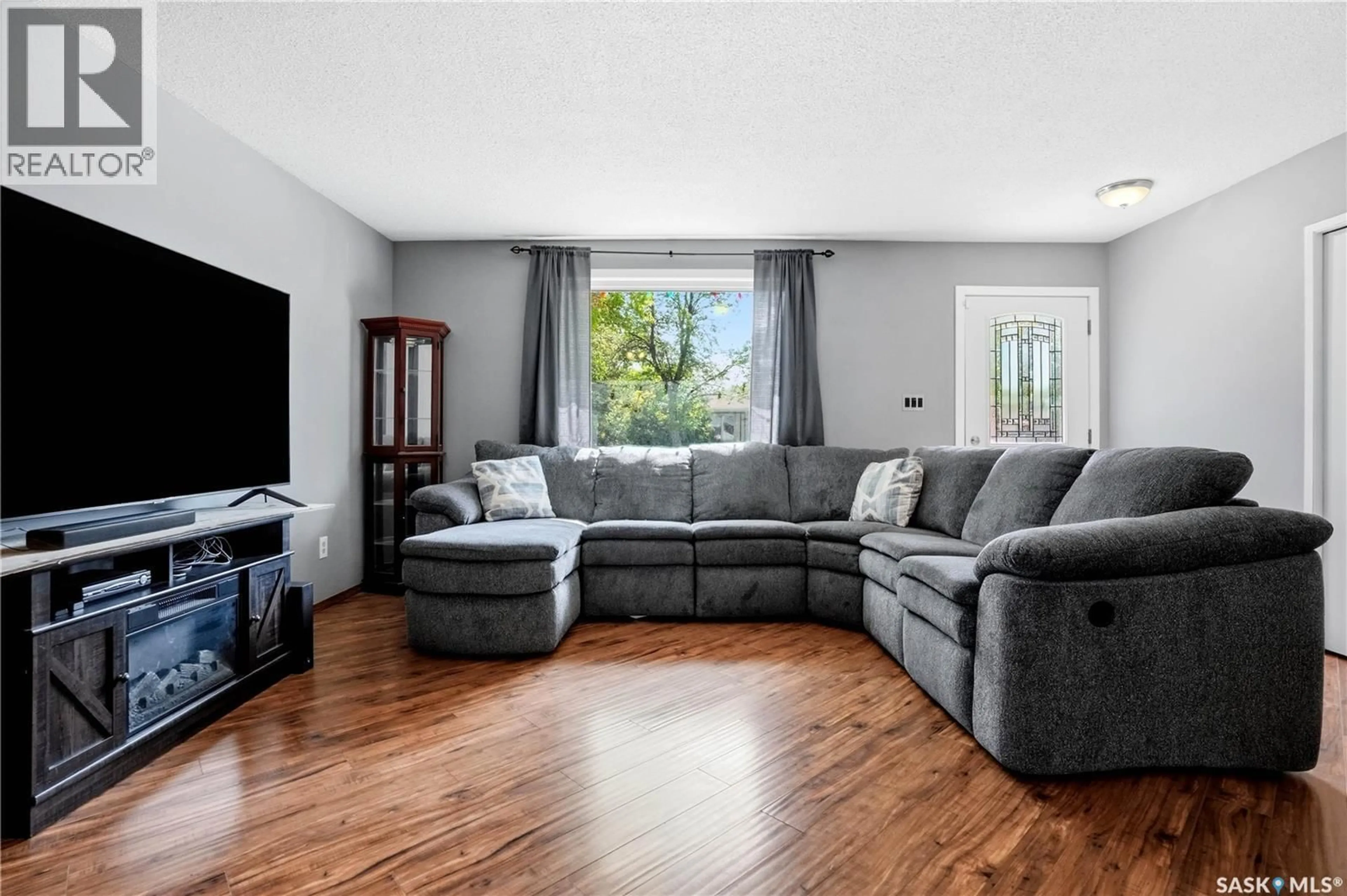 Living room with furniture, unknown for 66 NELLES STREET, Regina Saskatchewan S4X1M4