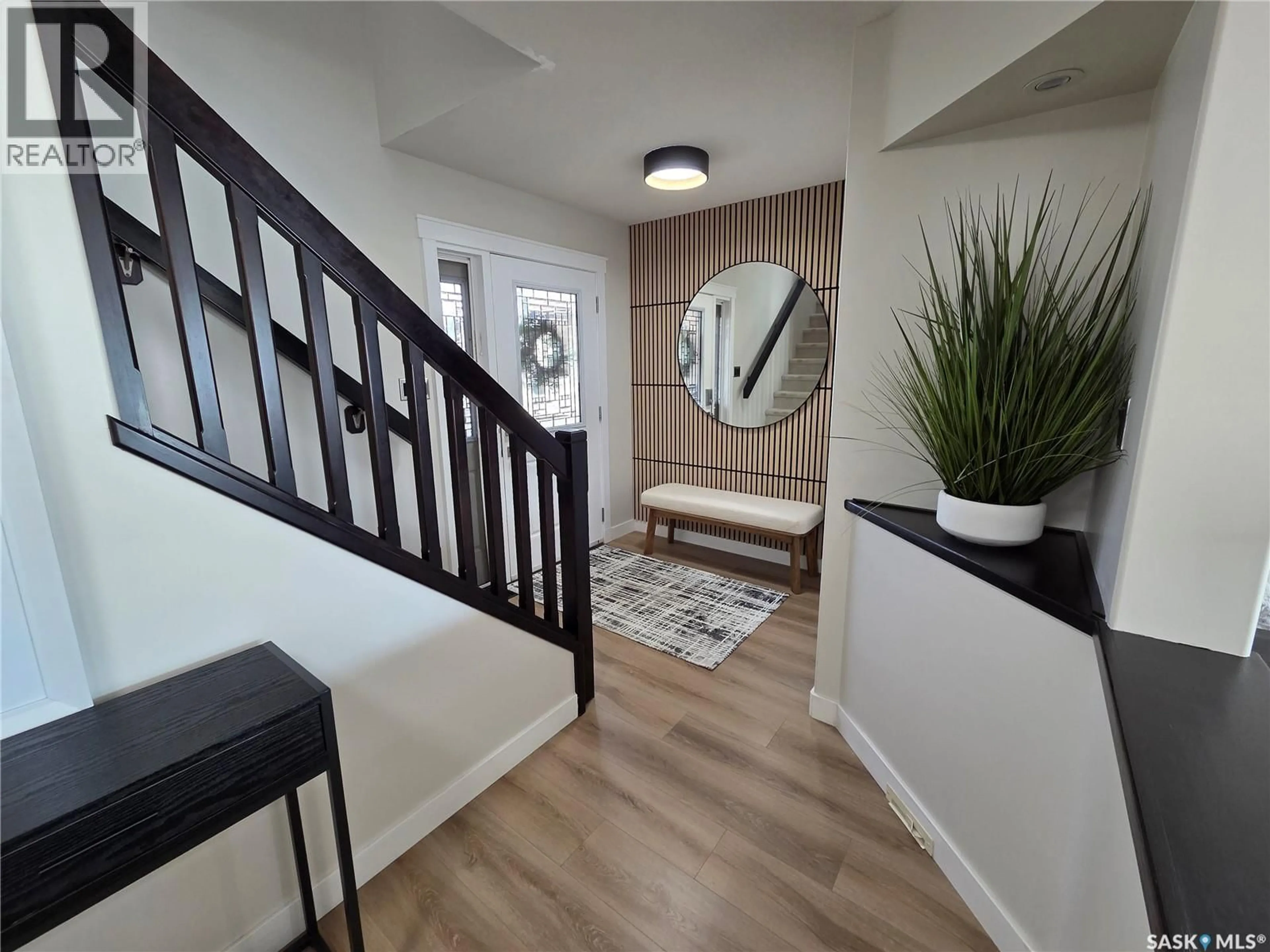 Indoor entryway for 4606 SHUMIATCHER CRESCENT, Regina Saskatchewan S4X0B8
