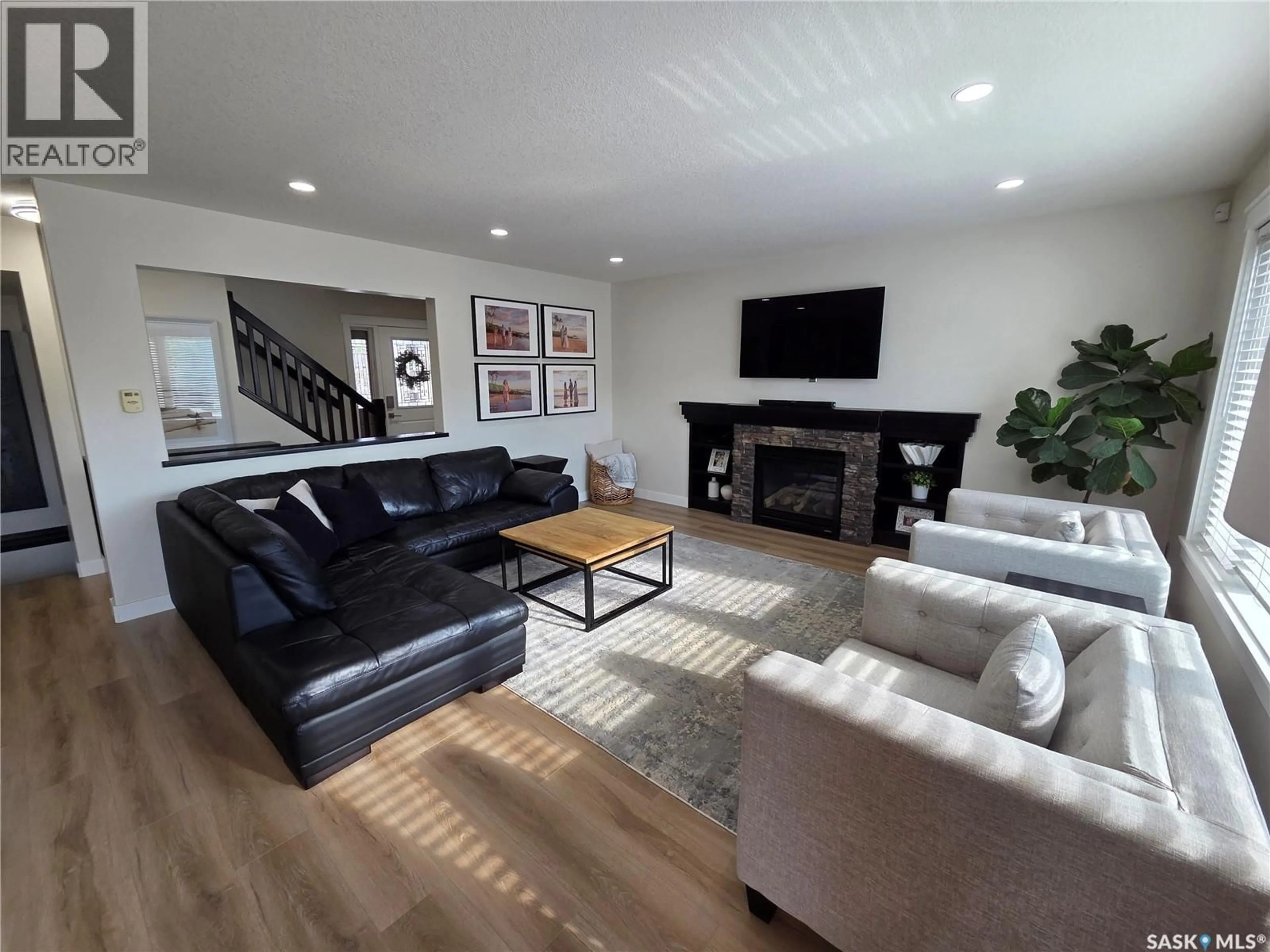 Living room with furniture, unknown for 4606 SHUMIATCHER CRESCENT, Regina Saskatchewan S4X0B8