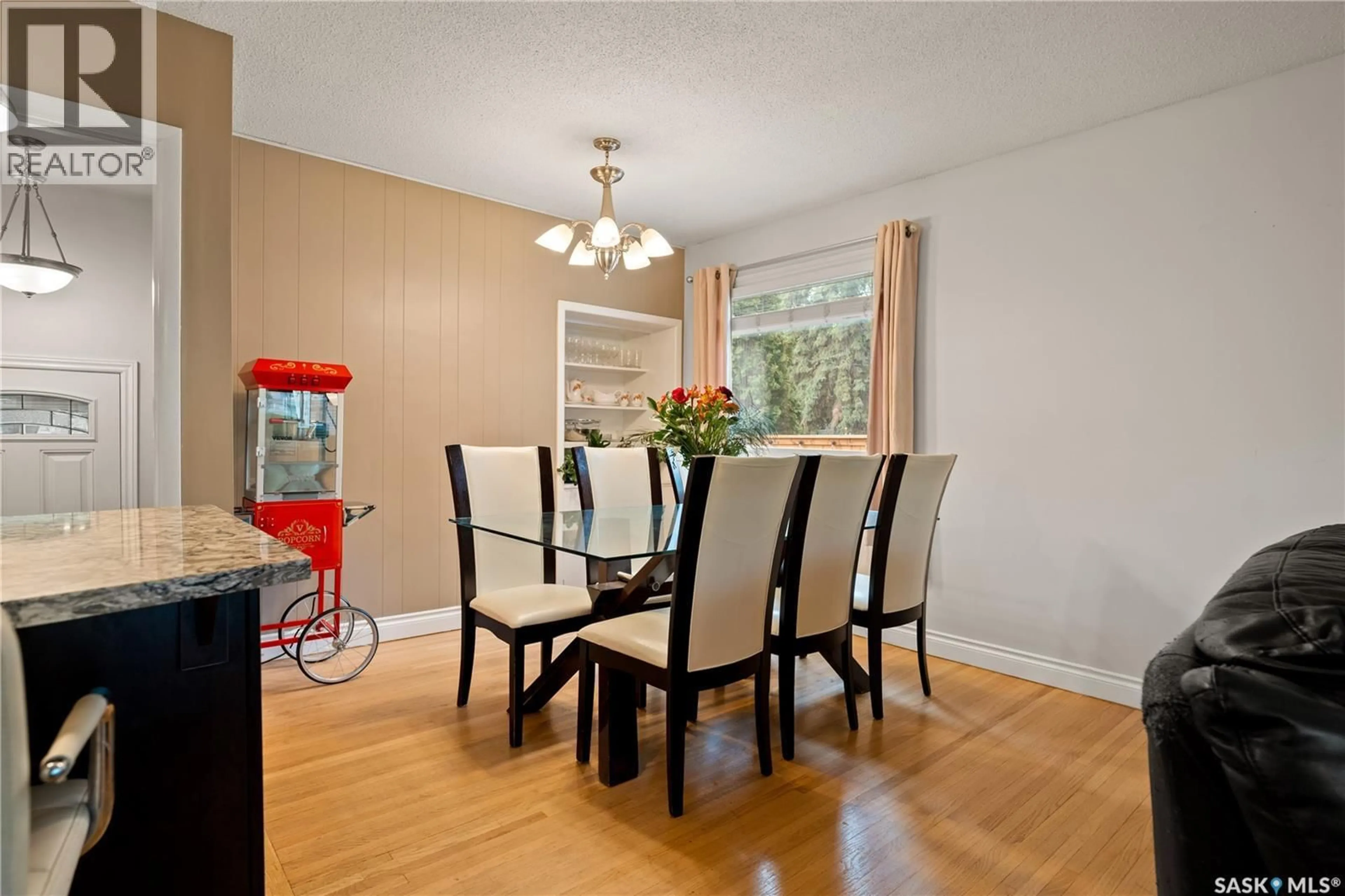 Dining room, wood/laminate floor for 17 ANDERSON AVENUE, Regina Saskatchewan S4S4R3