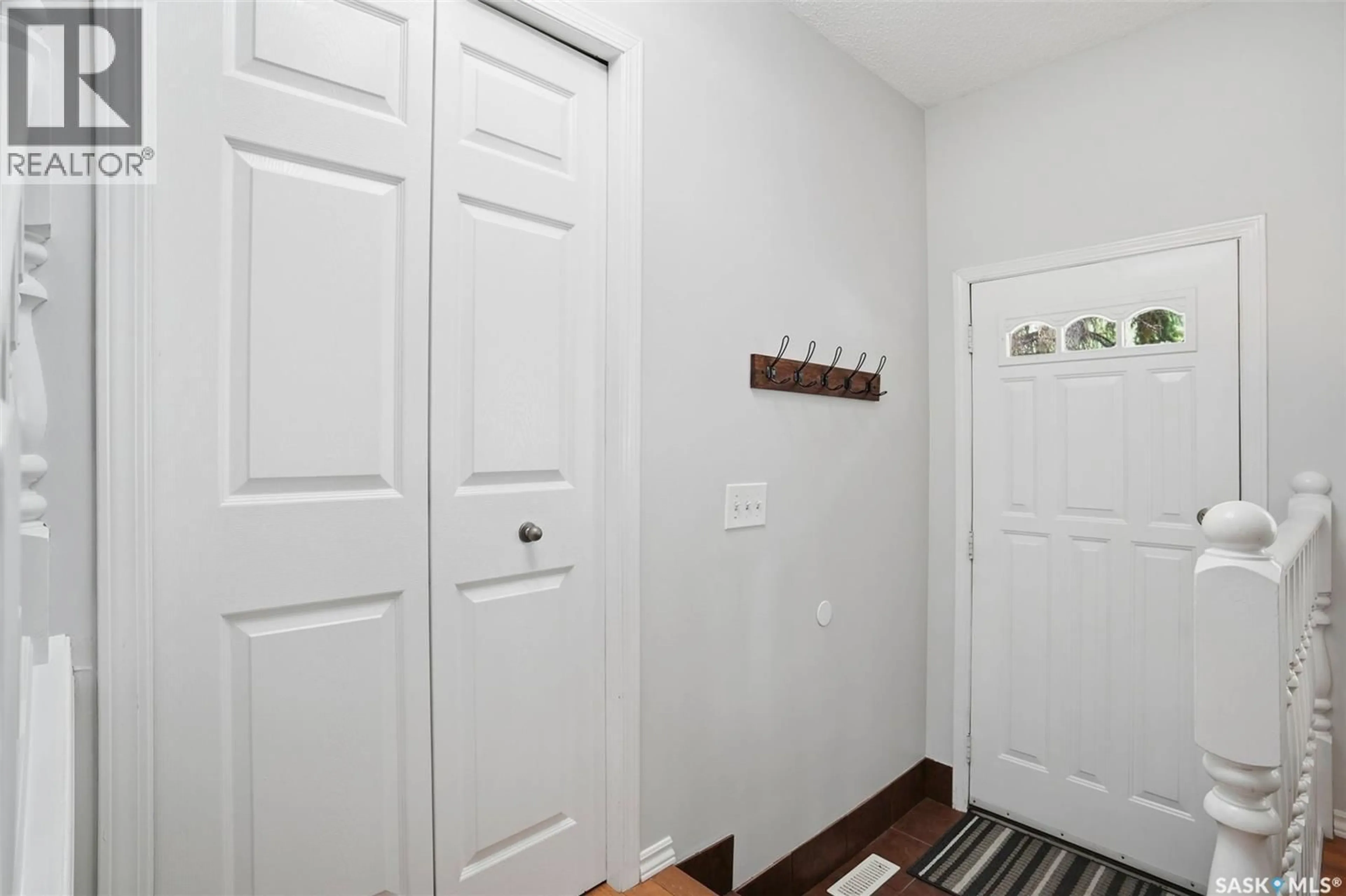 Indoor entryway for 143 ADILMAN DRIVE, Saskatoon Saskatchewan S7K7P3