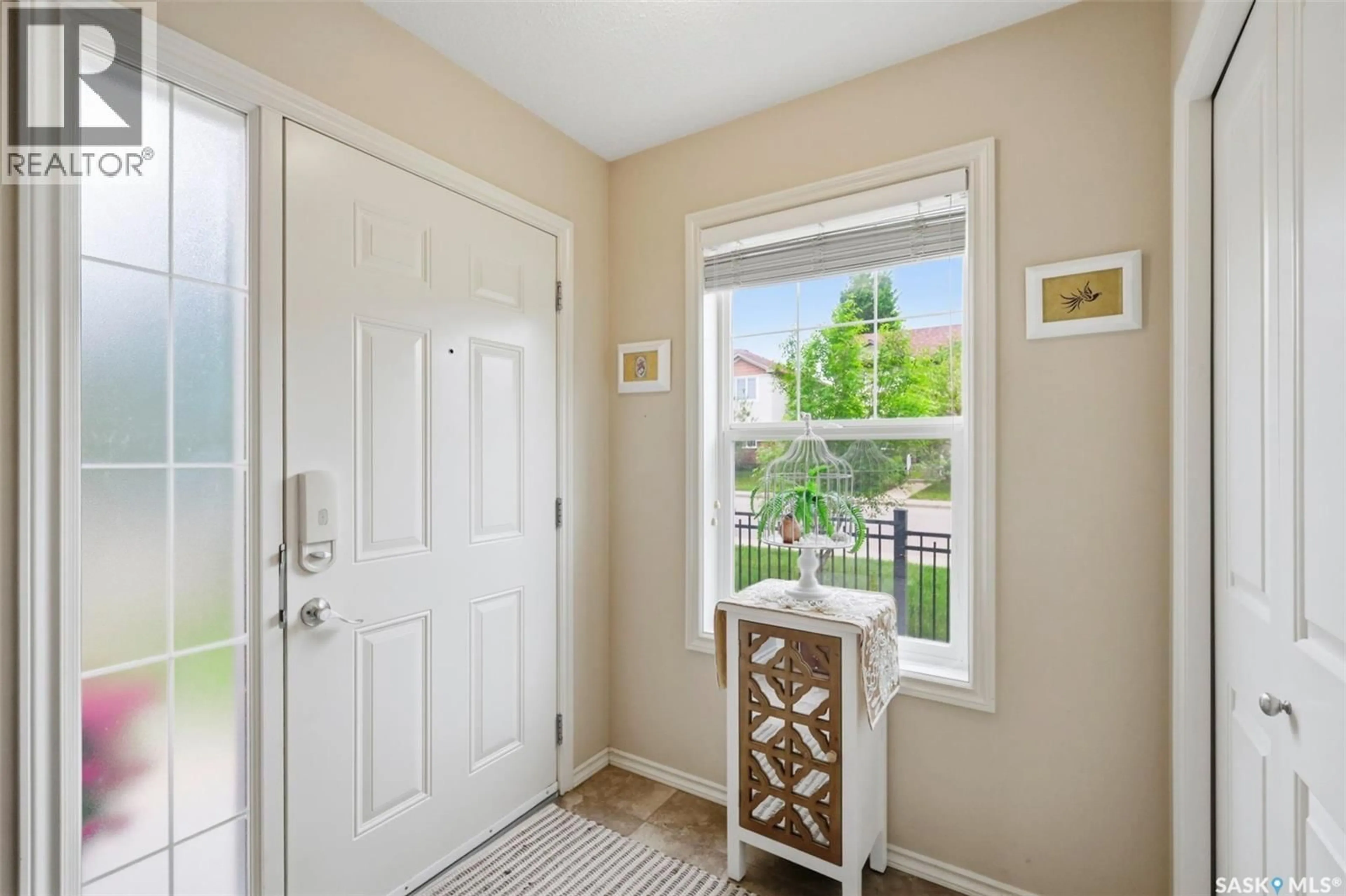 Indoor entryway for 105 - 312 LYND CRESCENT, Saskatoon Saskatchewan S7T0C3