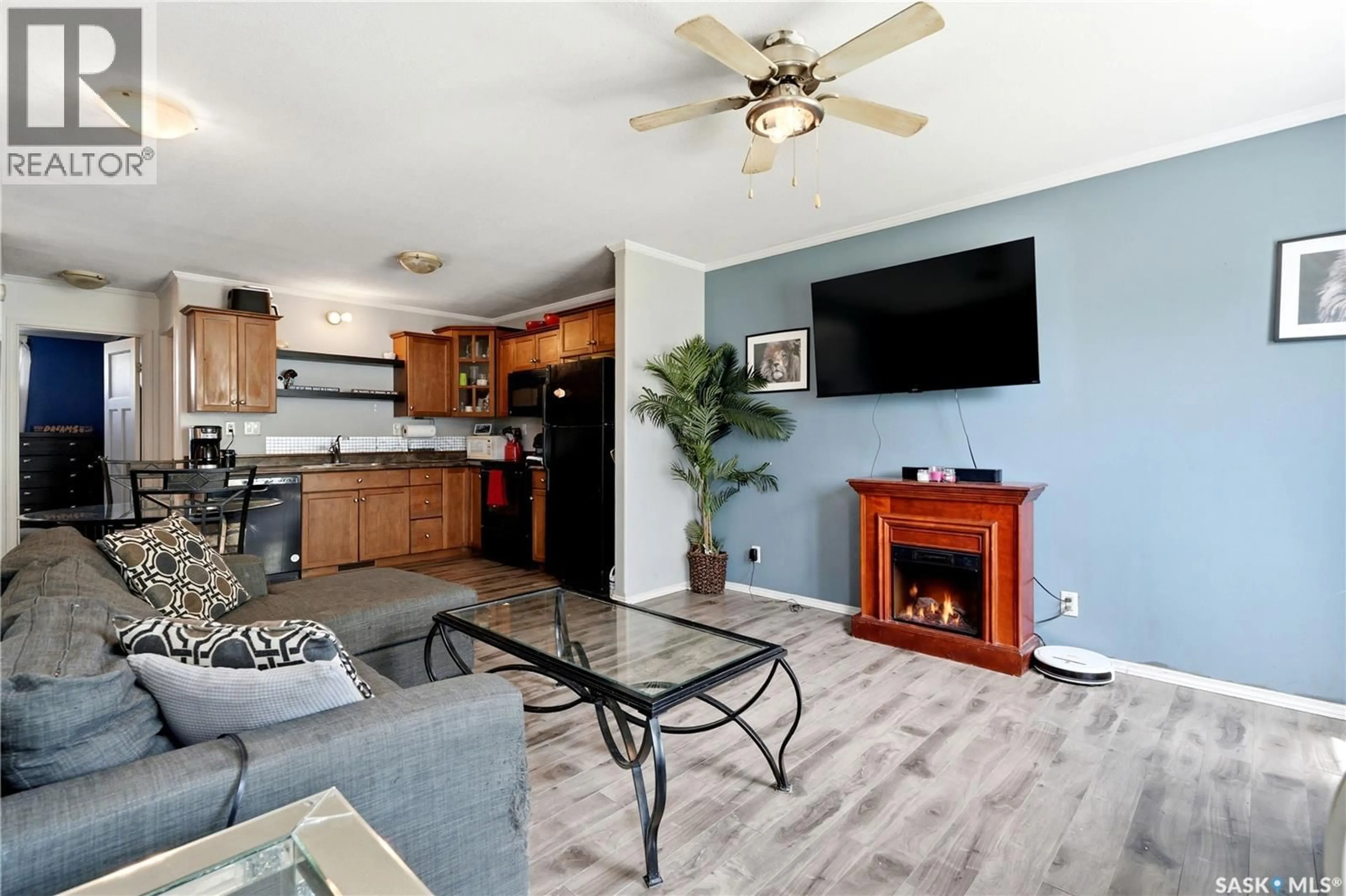 Living room with furniture, unknown for 1022 - 705 HAMPTON CIRCLE, Saskatoon Saskatchewan S7R0K3
