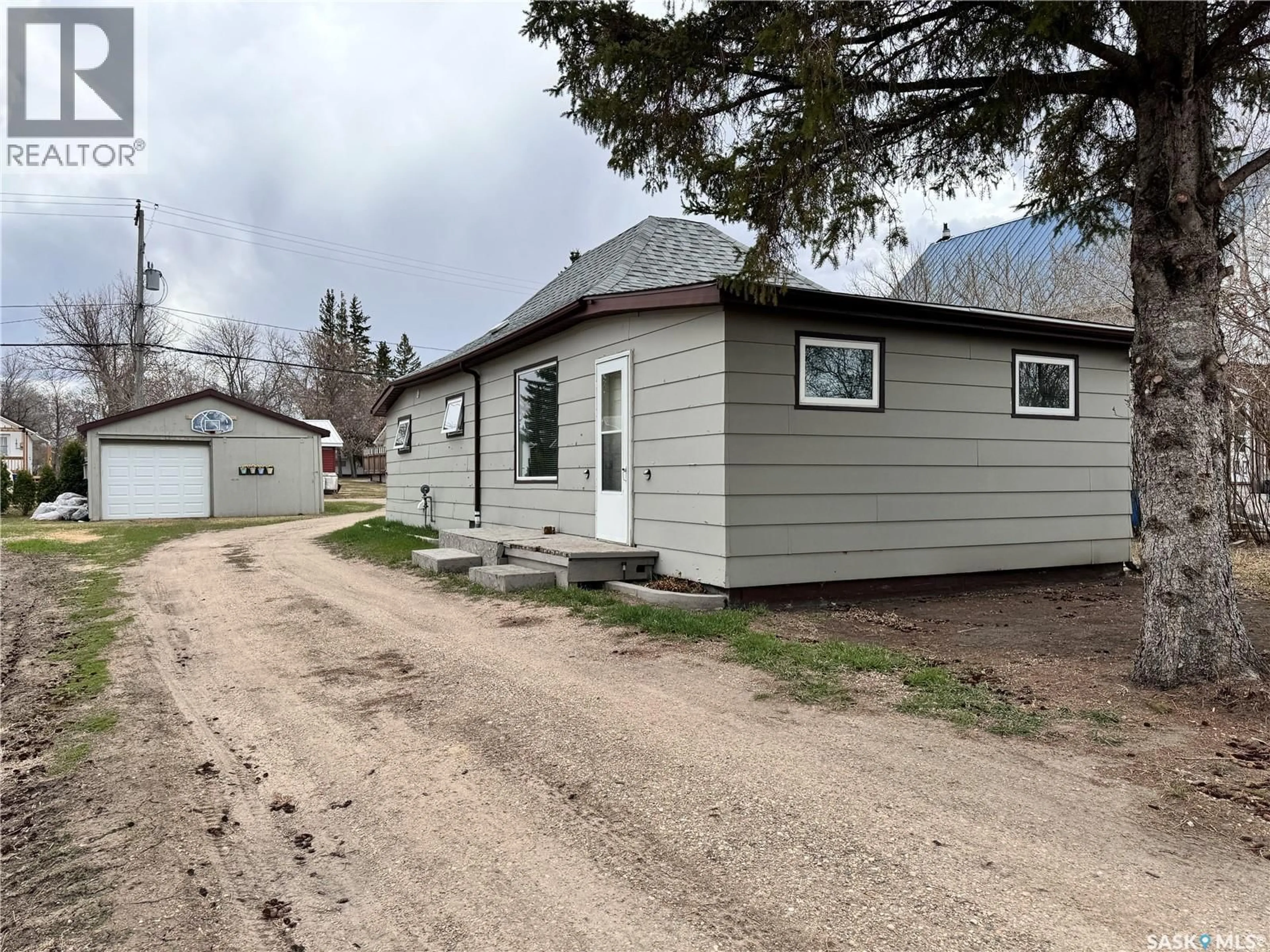 Unknown for E - 309 A AVENUE, Wynyard Saskatchewan S0A4T0