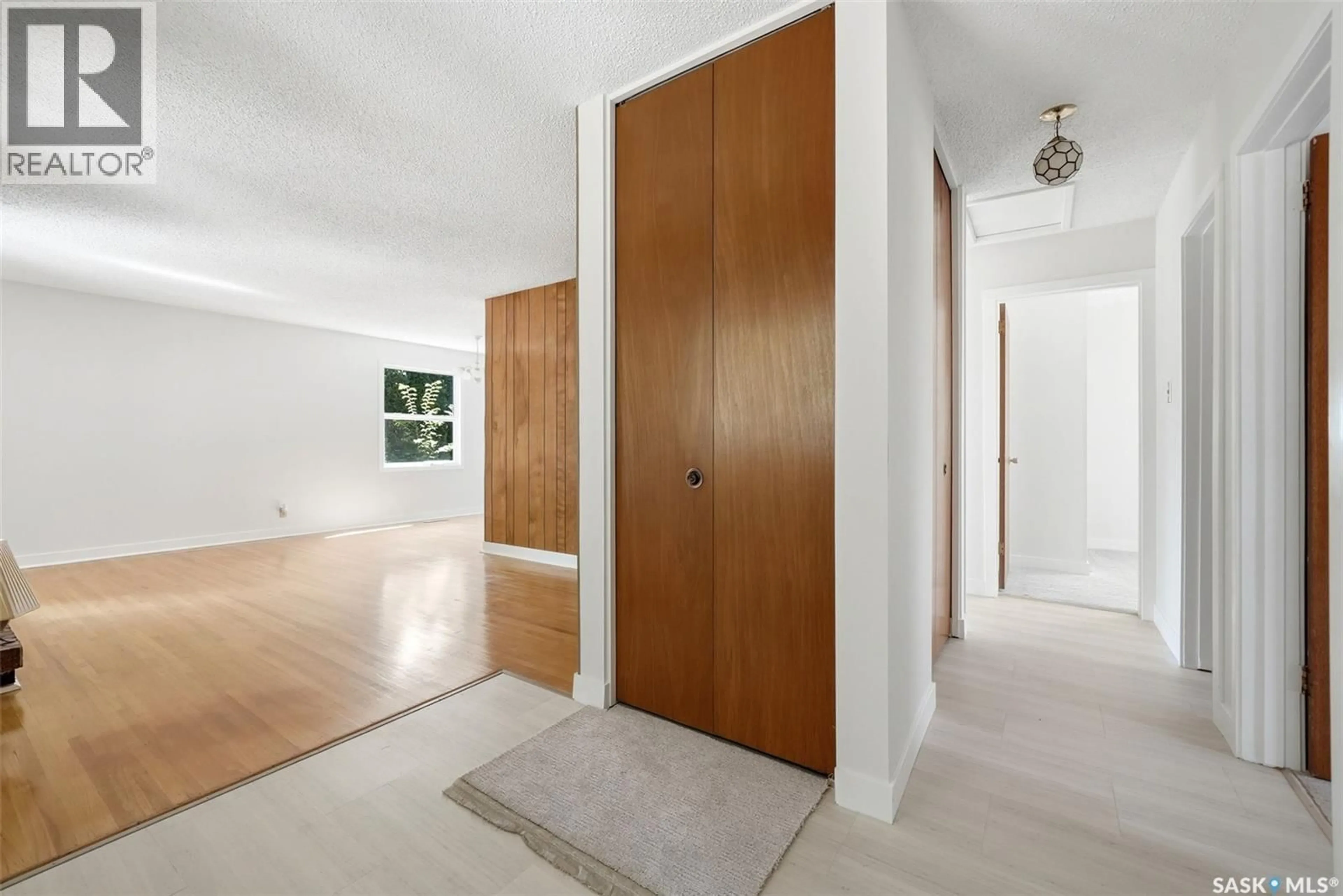 Indoor entryway for 4124 ARGYLE STREET, Regina Saskatchewan S4S3L7