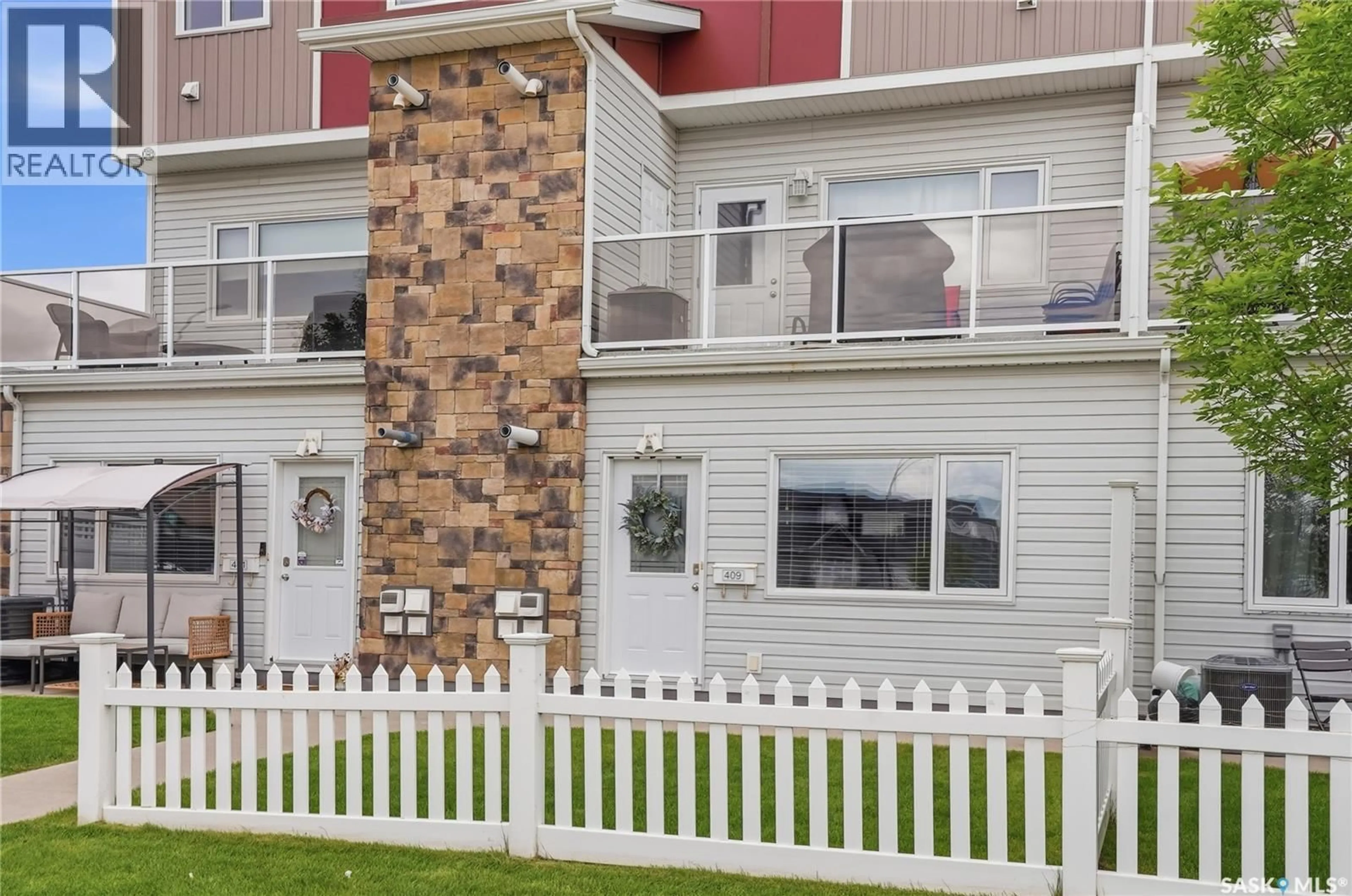 Home with vinyl exterior material, unknown for 409 225 HASSARD CLOSE, Saskatoon Saskatchewan S7L2W8