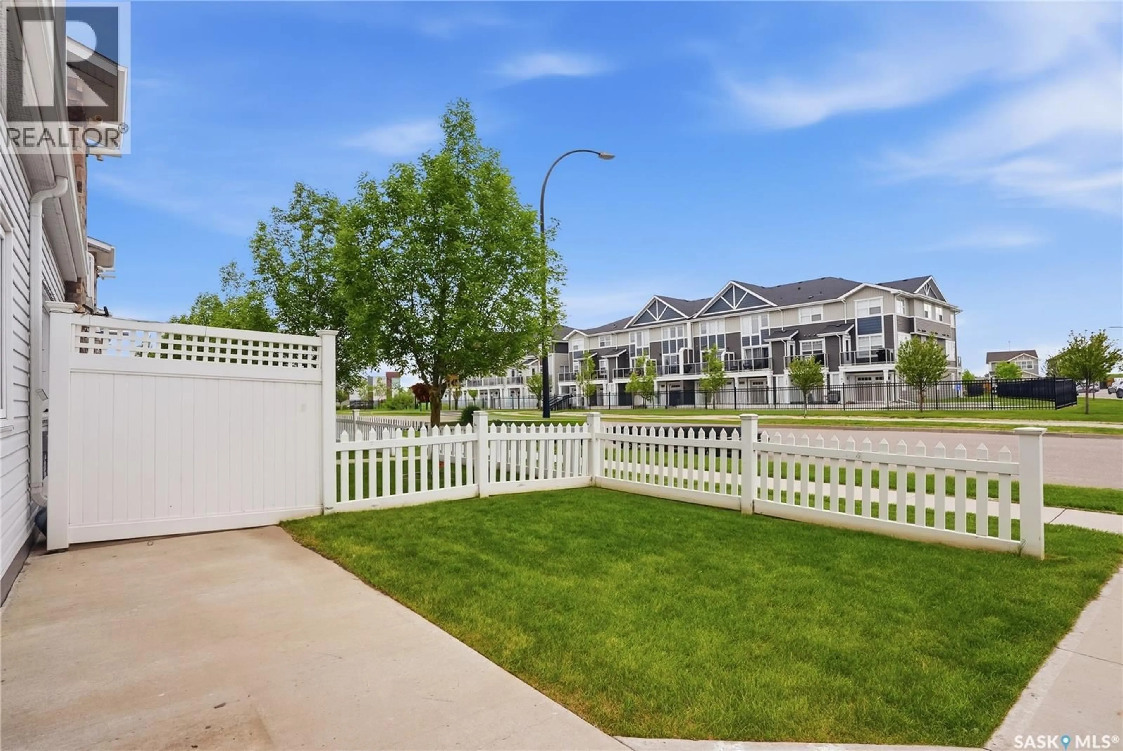 Unknown for 409 225 HASSARD CLOSE, Saskatoon Saskatchewan S7L2W8