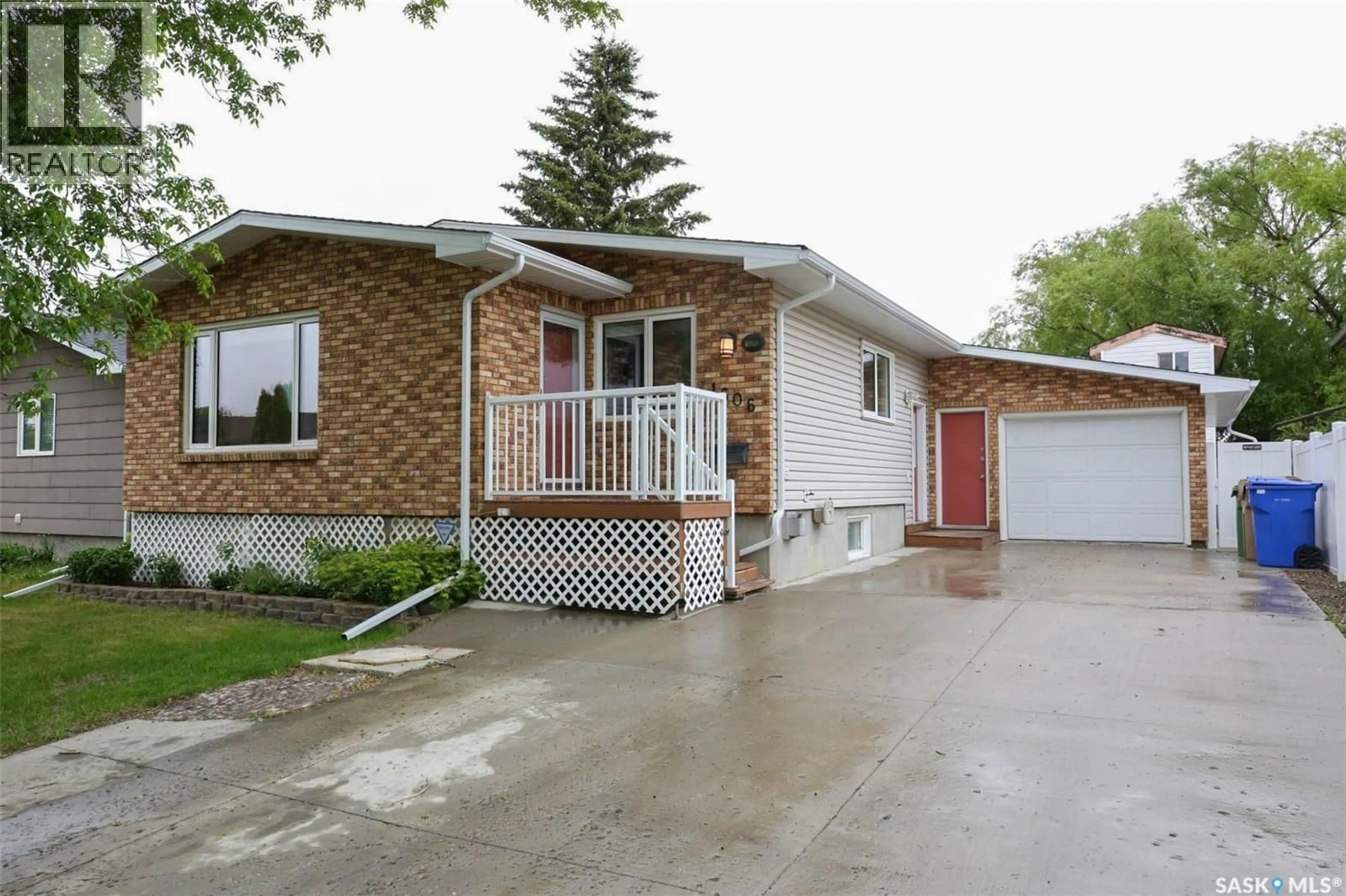 Home with vinyl exterior material, street for 1606 7TH AVENUE, Regina Saskatchewan S4N5S6