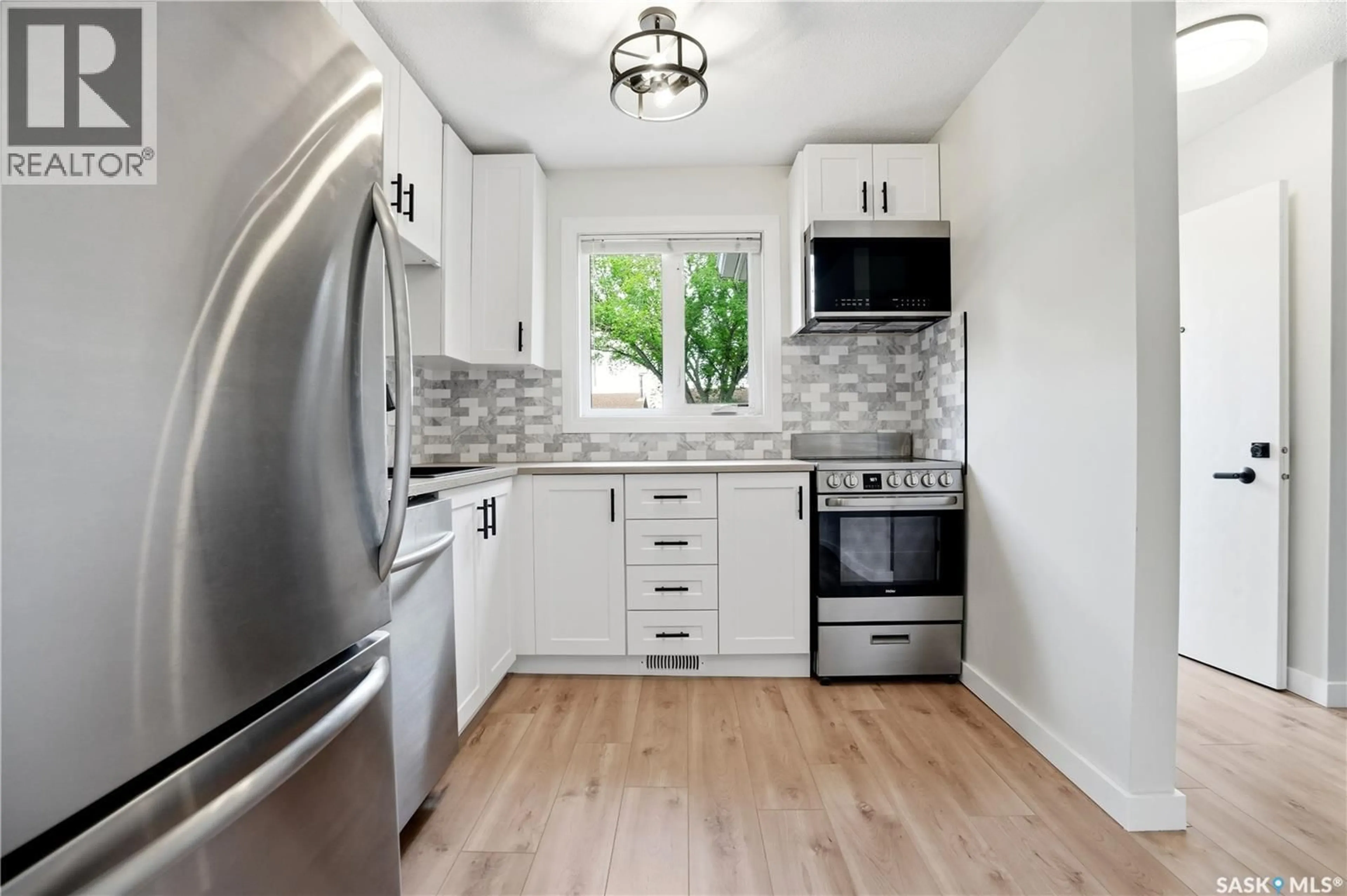 Unknown for 5929 MCKINLEY AVENUE, Regina Saskatchewan S4T6P5