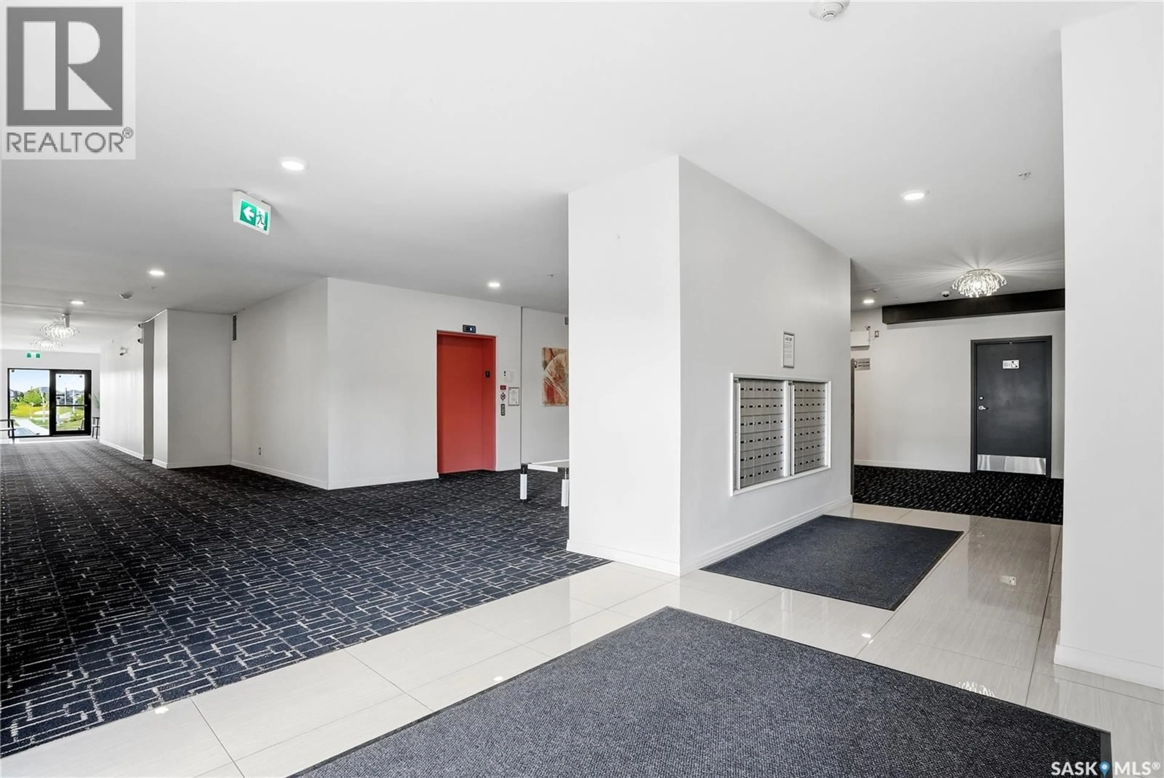 Indoor foyer for 216 223 EVERGREEN SQUARE, Saskatoon Saskatchewan S7S1N1
