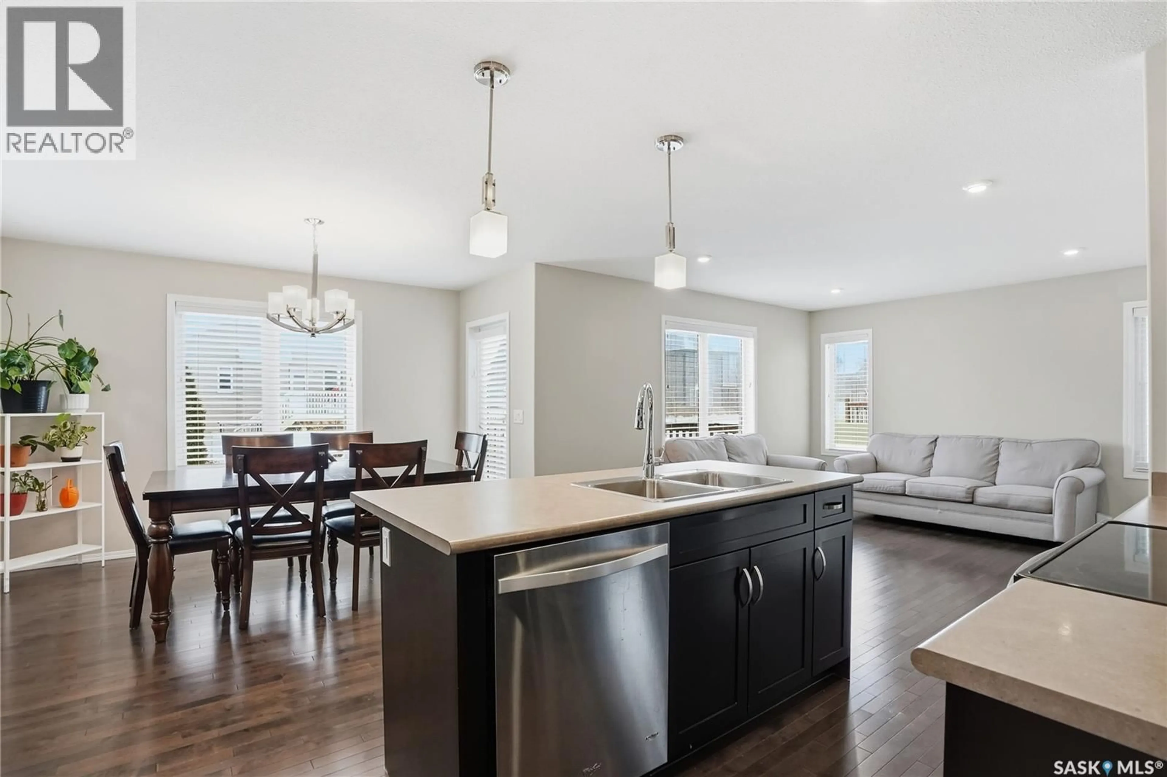 Open concept kitchen, unknown for 366 KOLYNCHUK MANOR, Saskatoon Saskatchewan S7T0W4