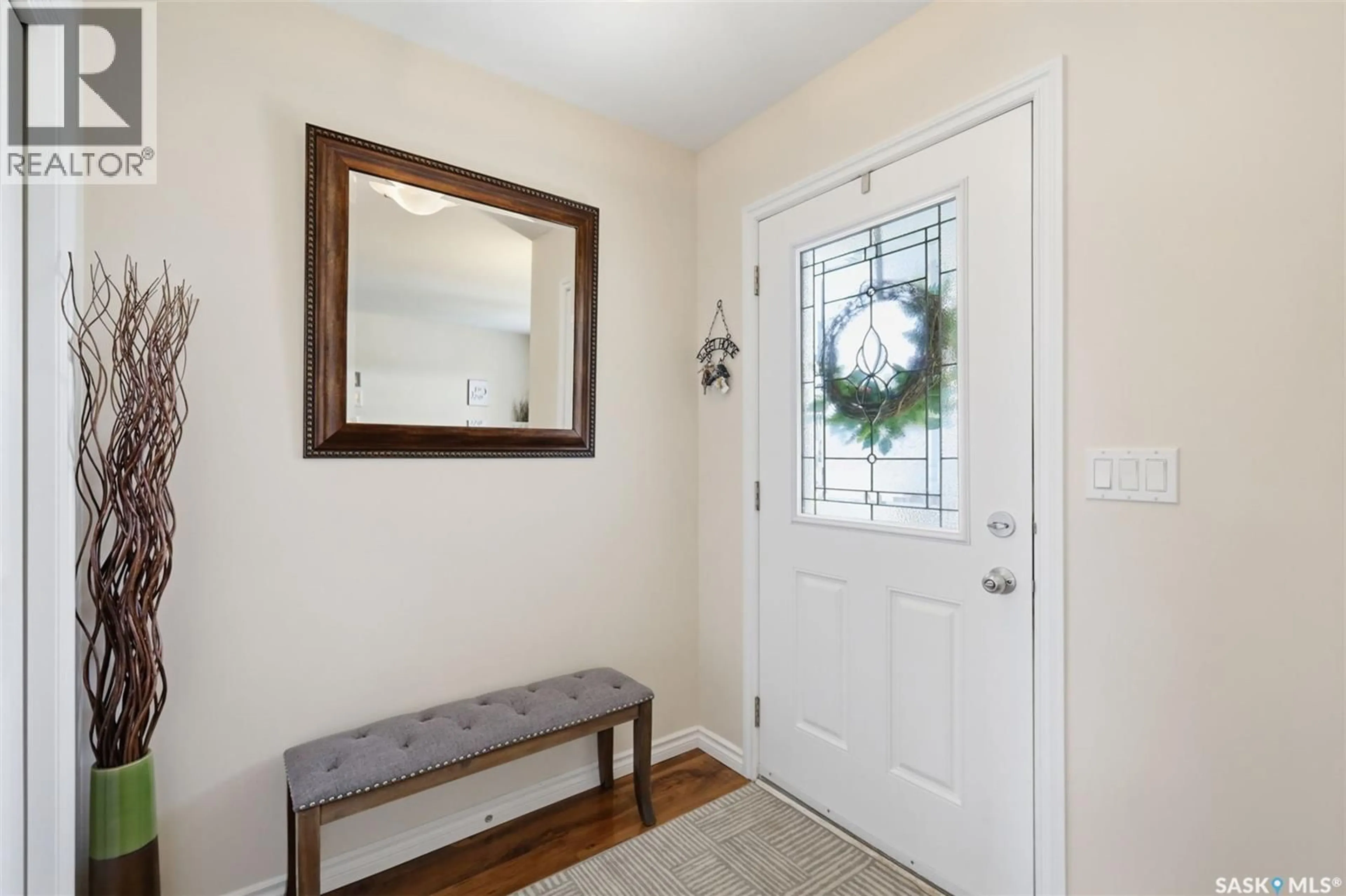 Indoor entryway for 646 HAMPTON CIRCLE, Saskatoon Saskatchewan S7R0J5