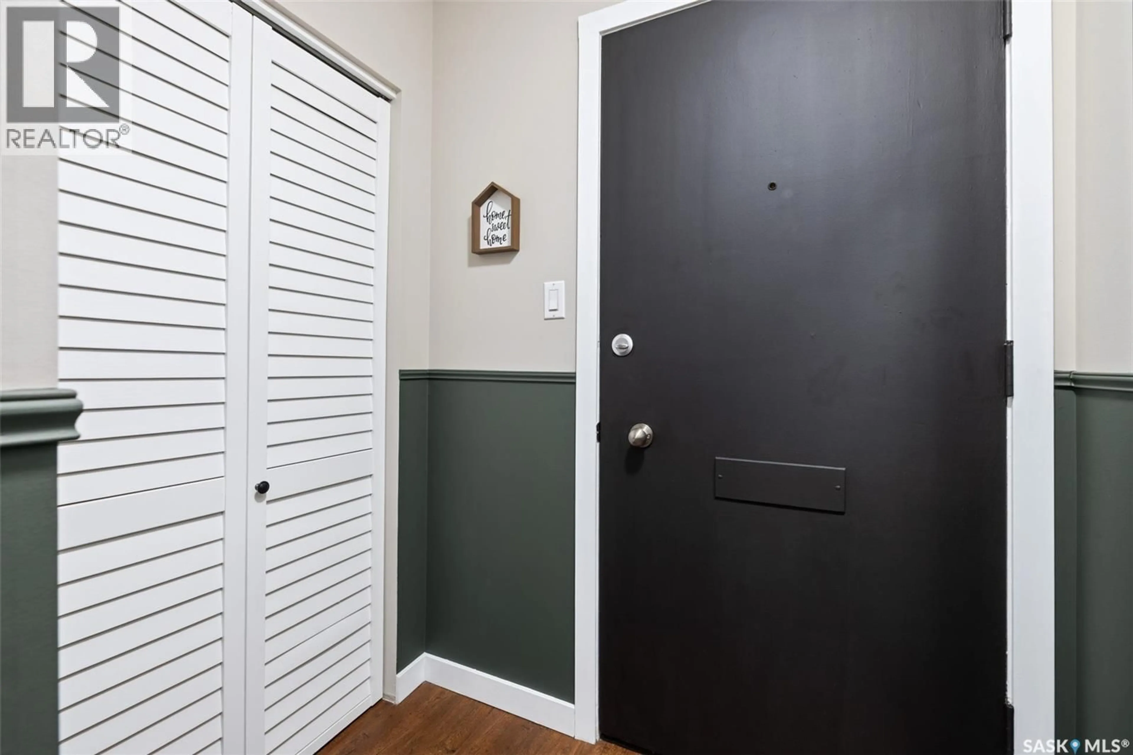 Indoor entryway for 12 125 FROOM CRESCENT, Regina Saskatchewan S4N1S8