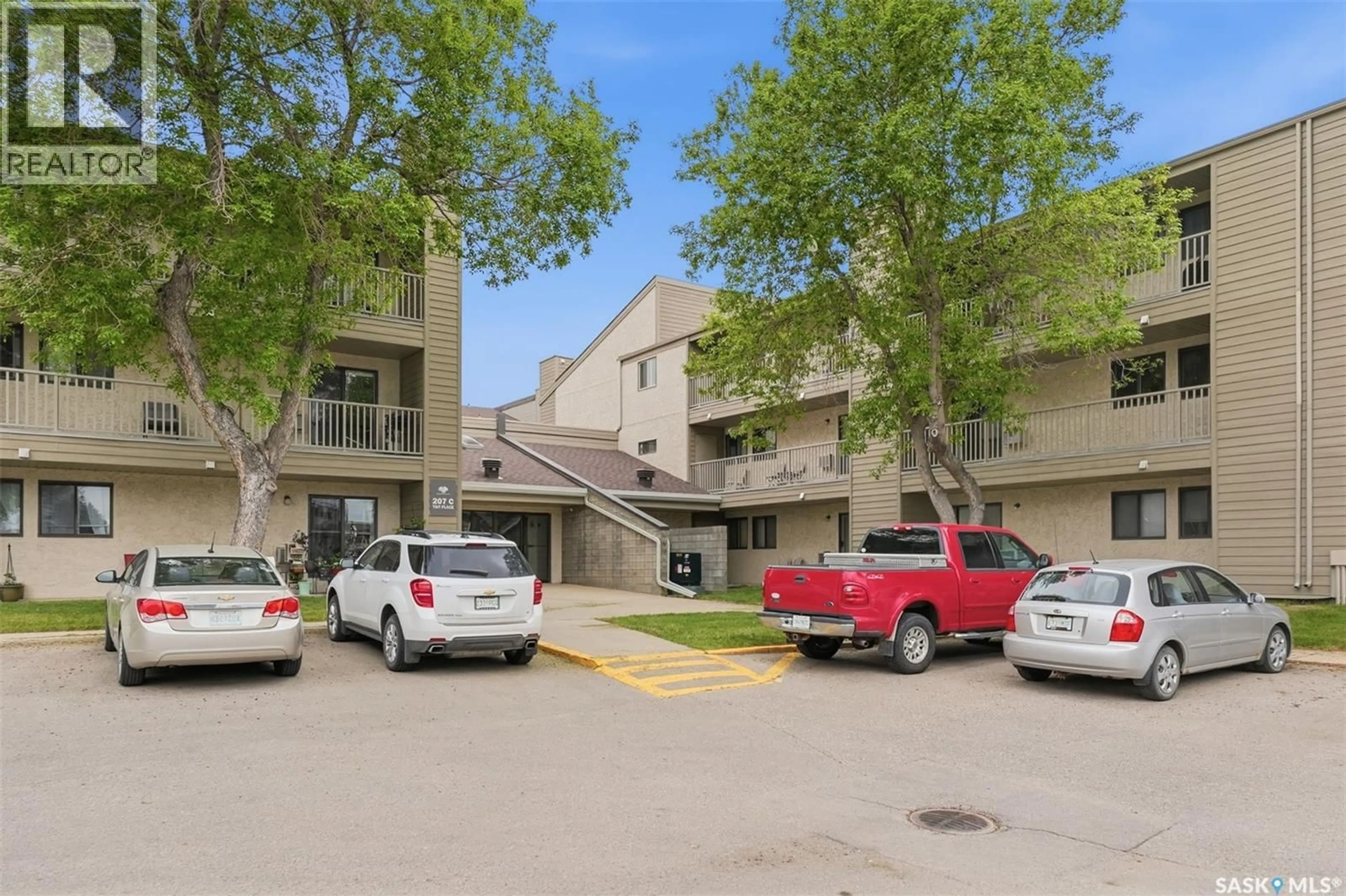 Patio, street for 207 - 307 TAIT PLACE, Saskatoon Saskatchewan S7H5L8