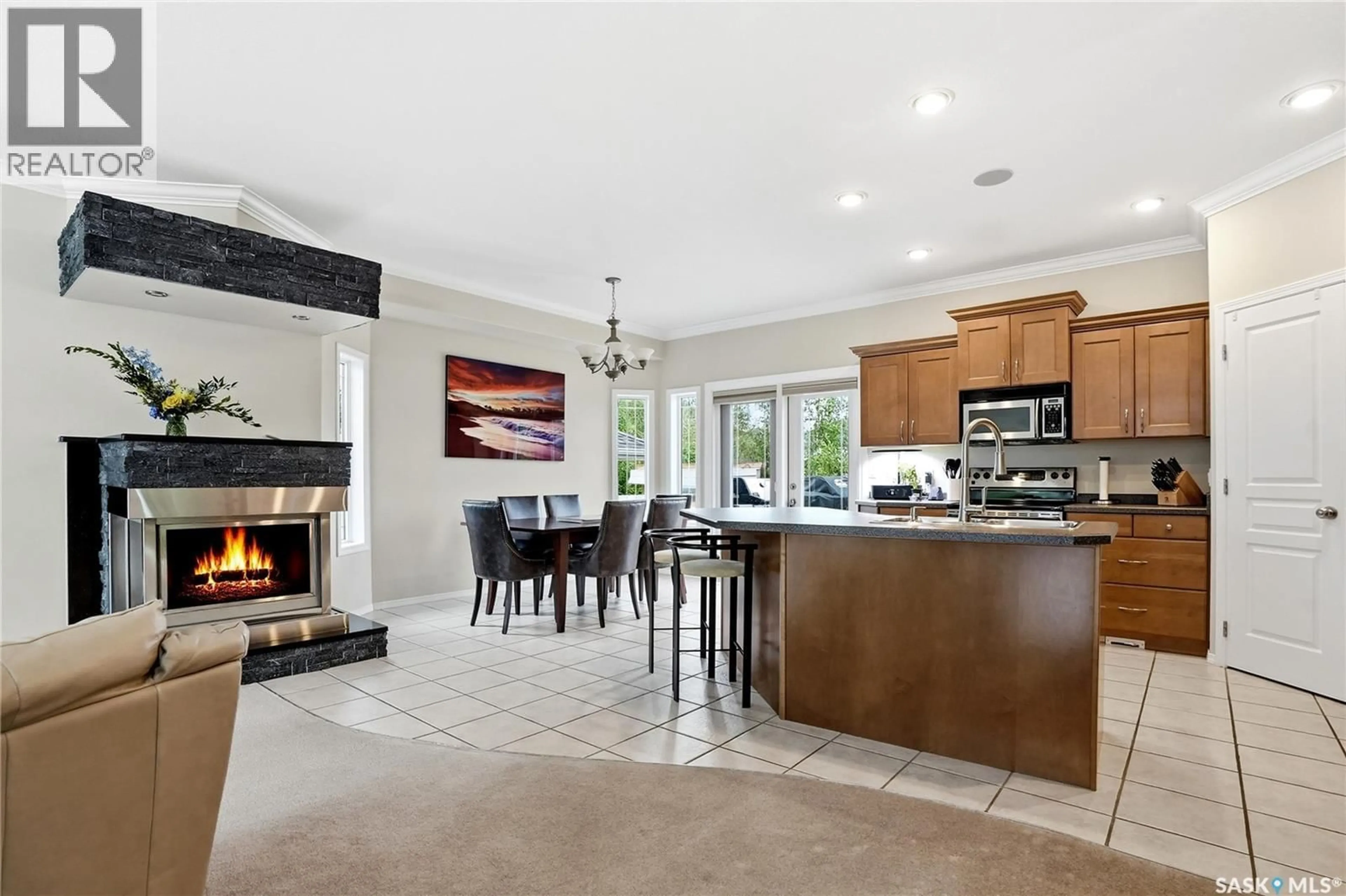 Open concept kitchen, ceramic/tile floor for 839 BEECHMONT LANE, Saskatoon Saskatchewan S7V1C8