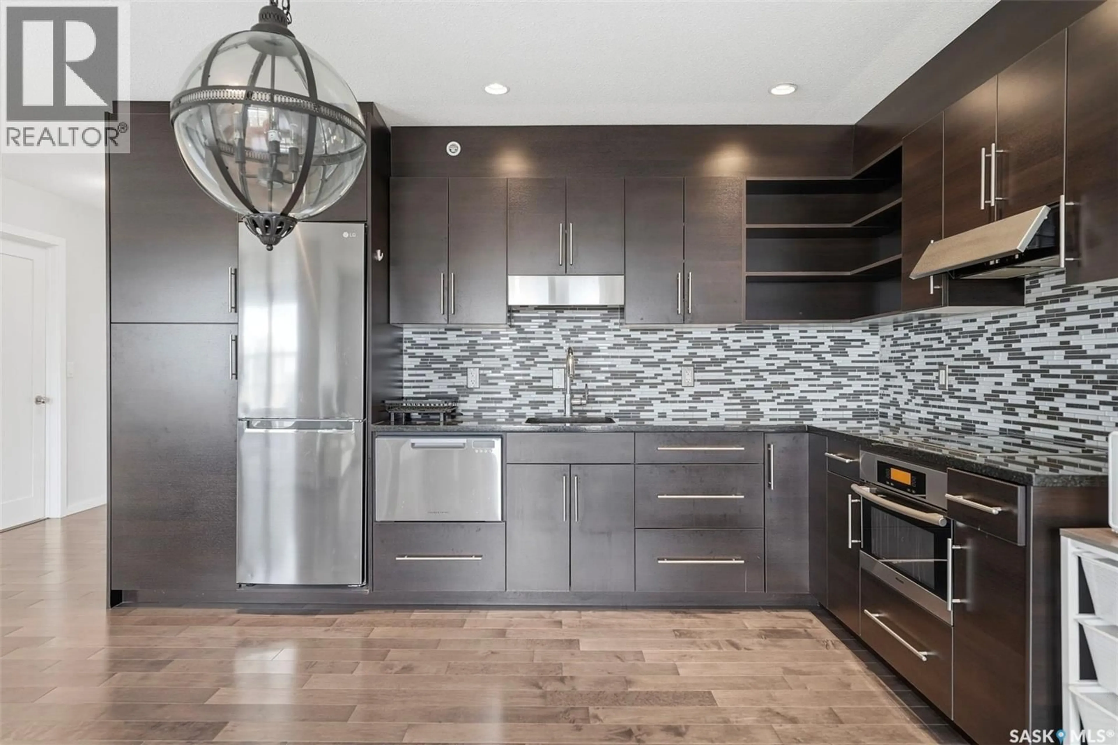 Contemporary kitchen, ceramic/tile floor for 230 - 410 SLIMMON ROAD, Saskatoon Saskatchewan S7V0B3