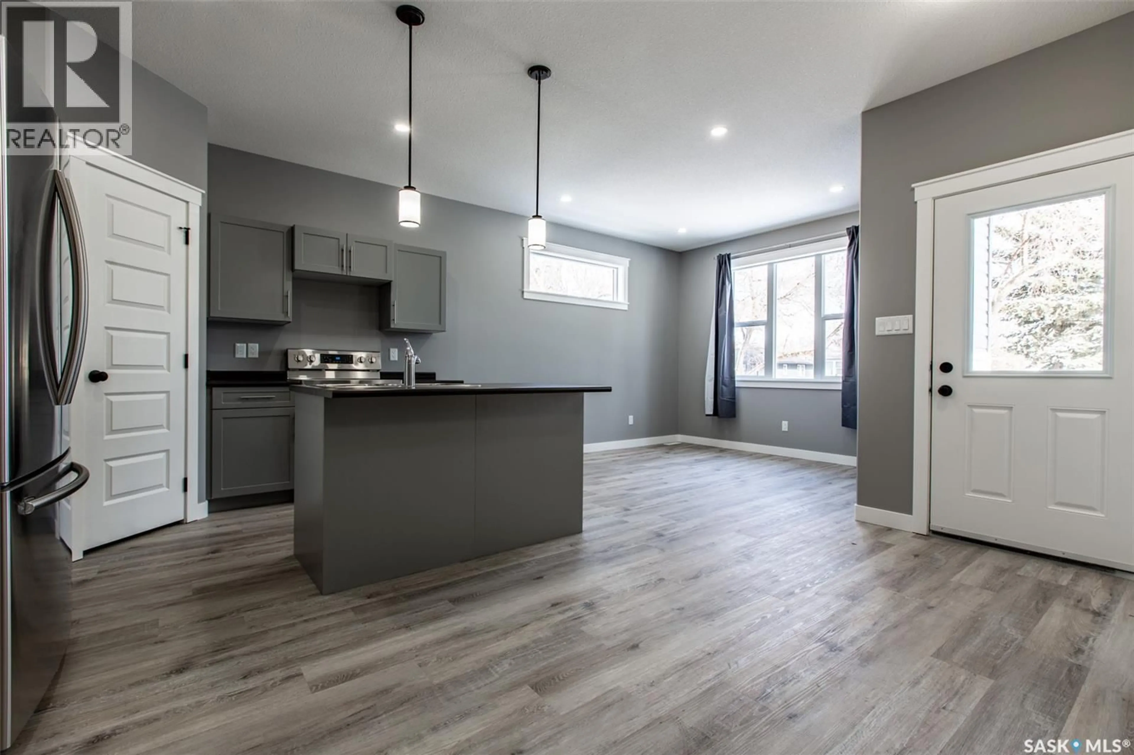 Open concept kitchen, unknown for 2748 MACKAY STREET, Regina Saskatchewan S4N2T7