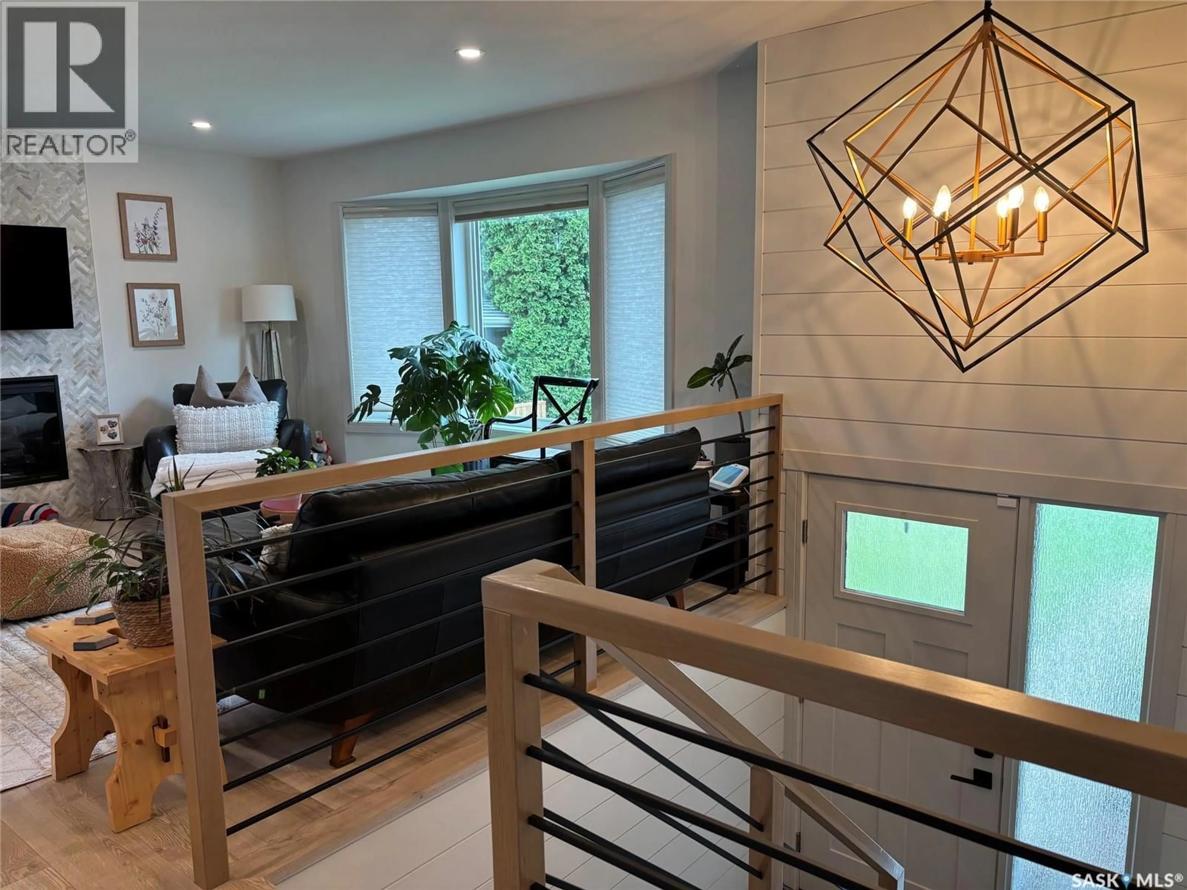 Indoor entryway for 210 THAIN WAY, Saskatoon Saskatchewan S7K6T2