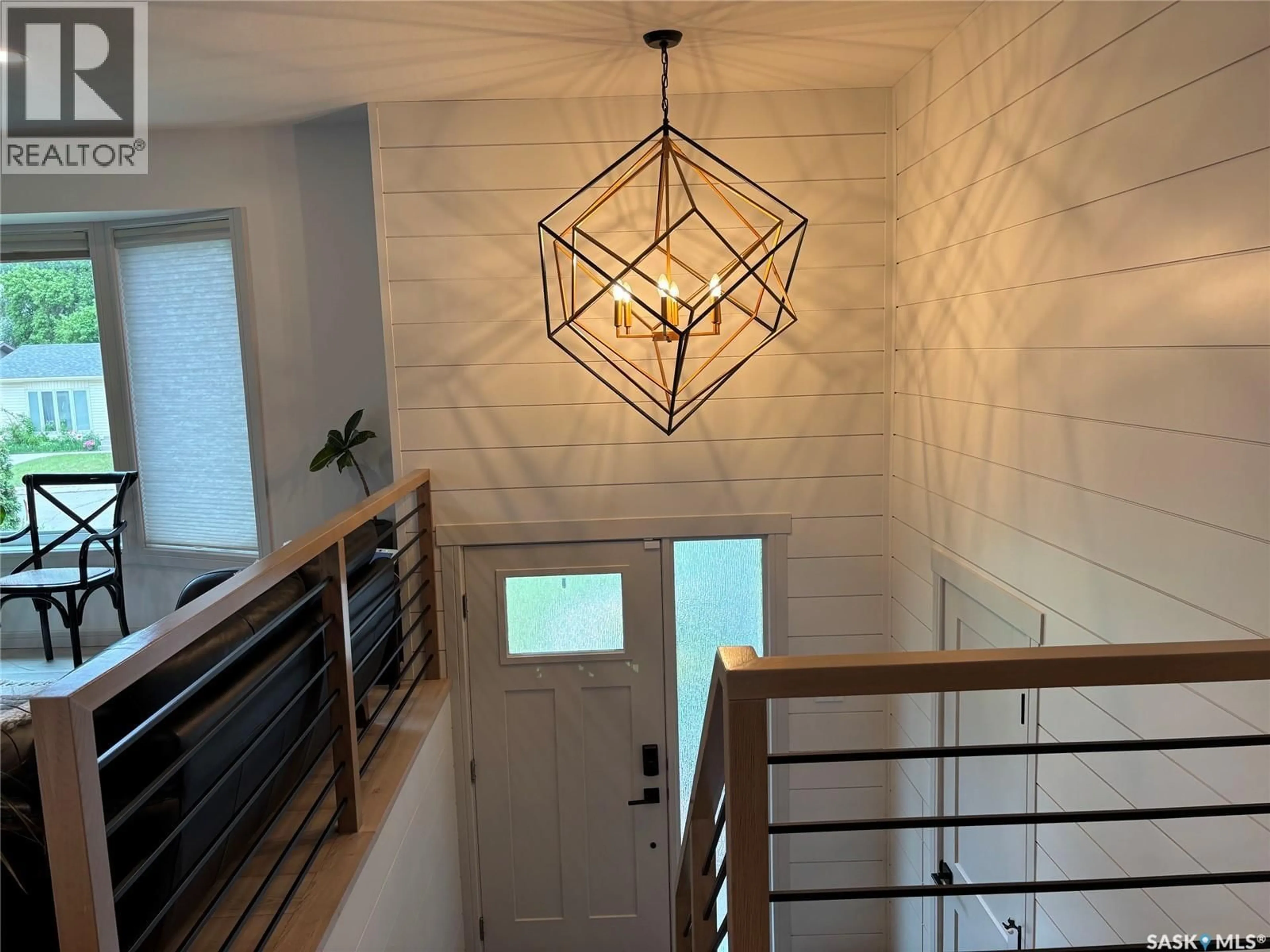 Indoor entryway for 210 THAIN WAY, Saskatoon Saskatchewan S7K6T2