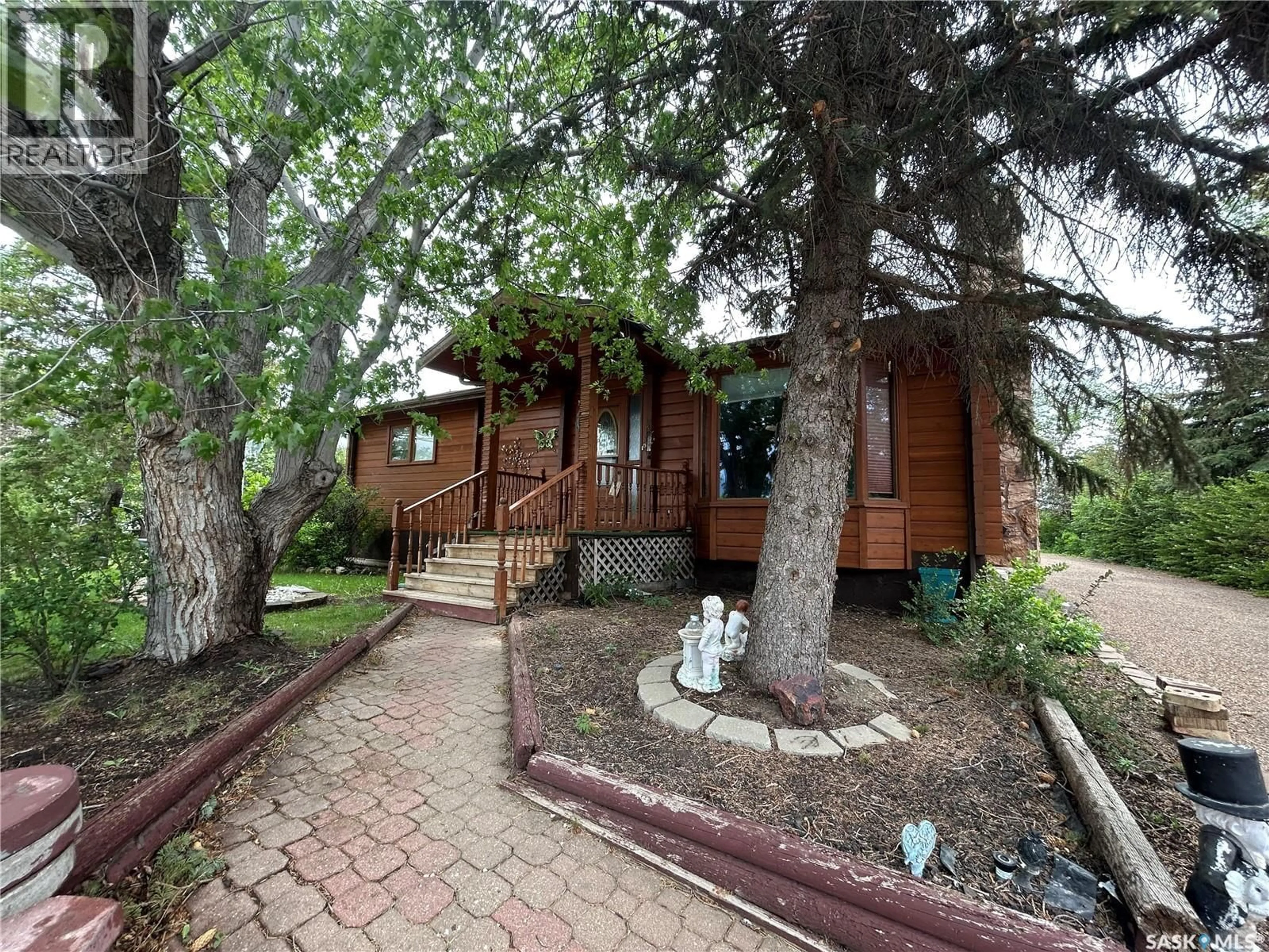A pic from outside/outdoor area/front of a property/back of a property/a pic from drone, street for 221 1ST STREET, Coronach Saskatchewan S0H0Z0