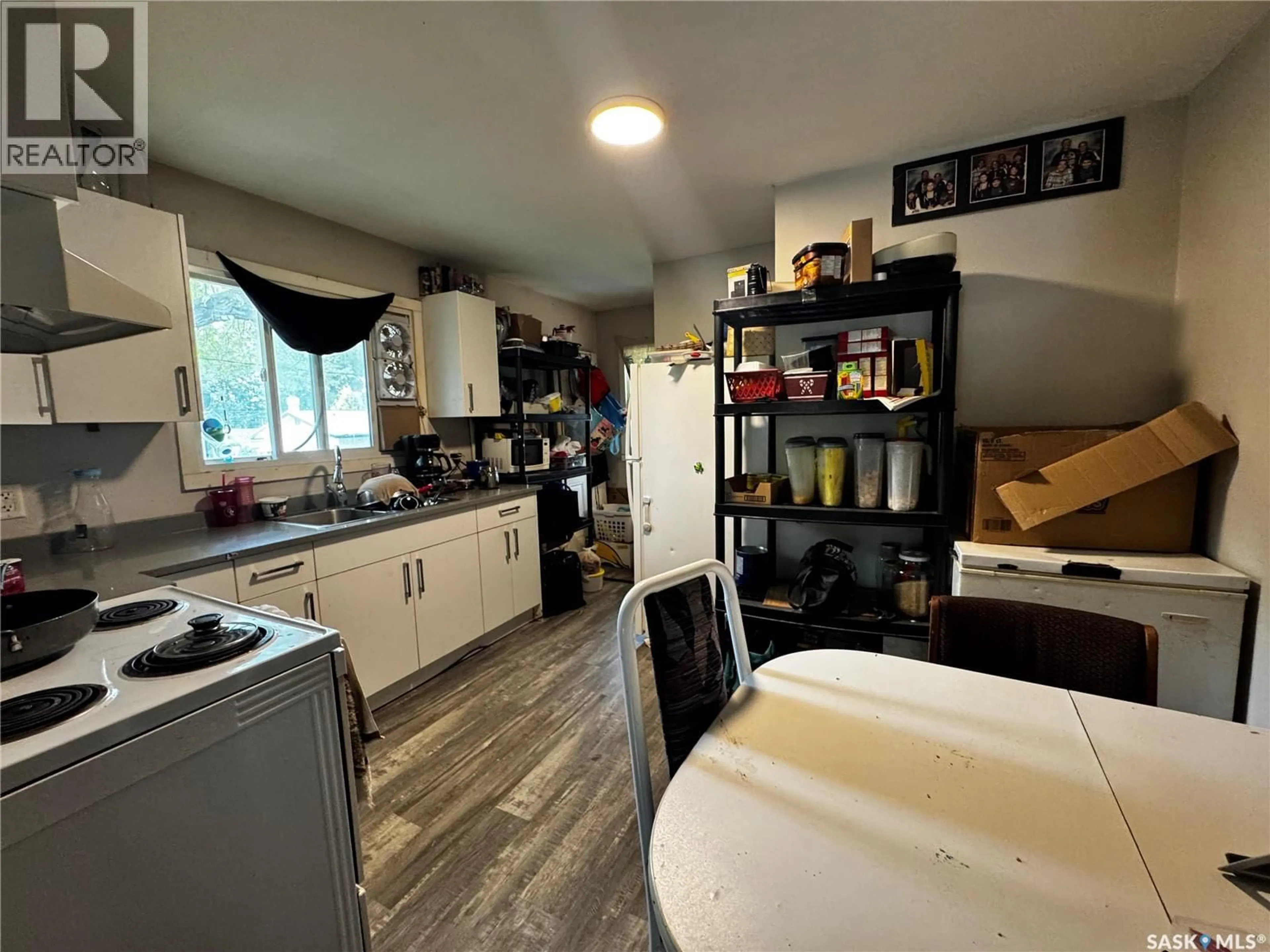 Unknown for 807 WELDON AVENUE, Saskatoon Saskatchewan S7M2V3