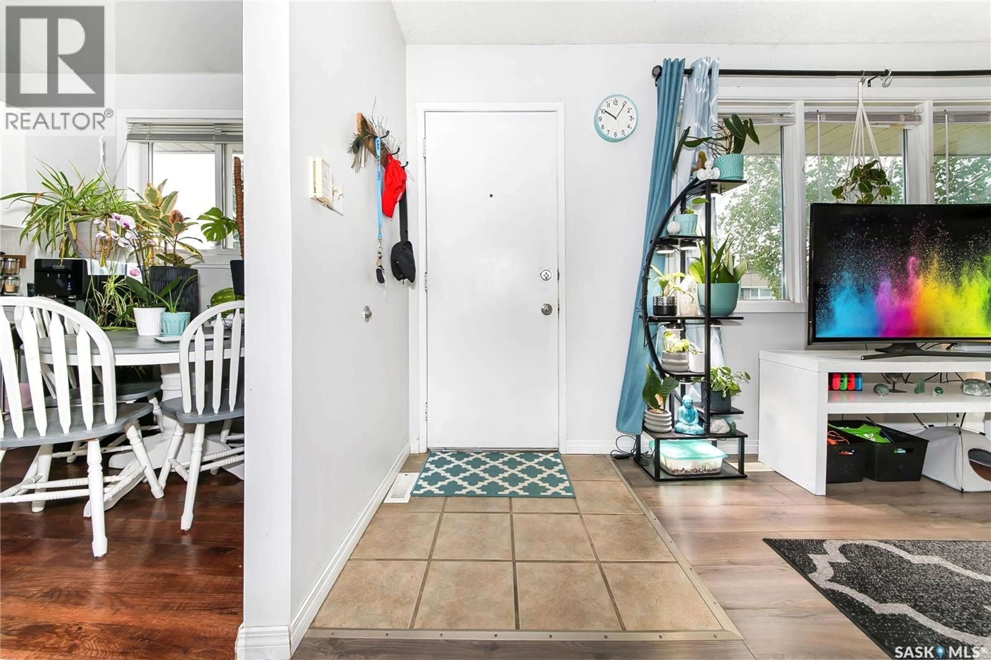 Indoor entryway for 1615 VICKIES AVENUE, Saskatoon Saskatchewan S7N2P2