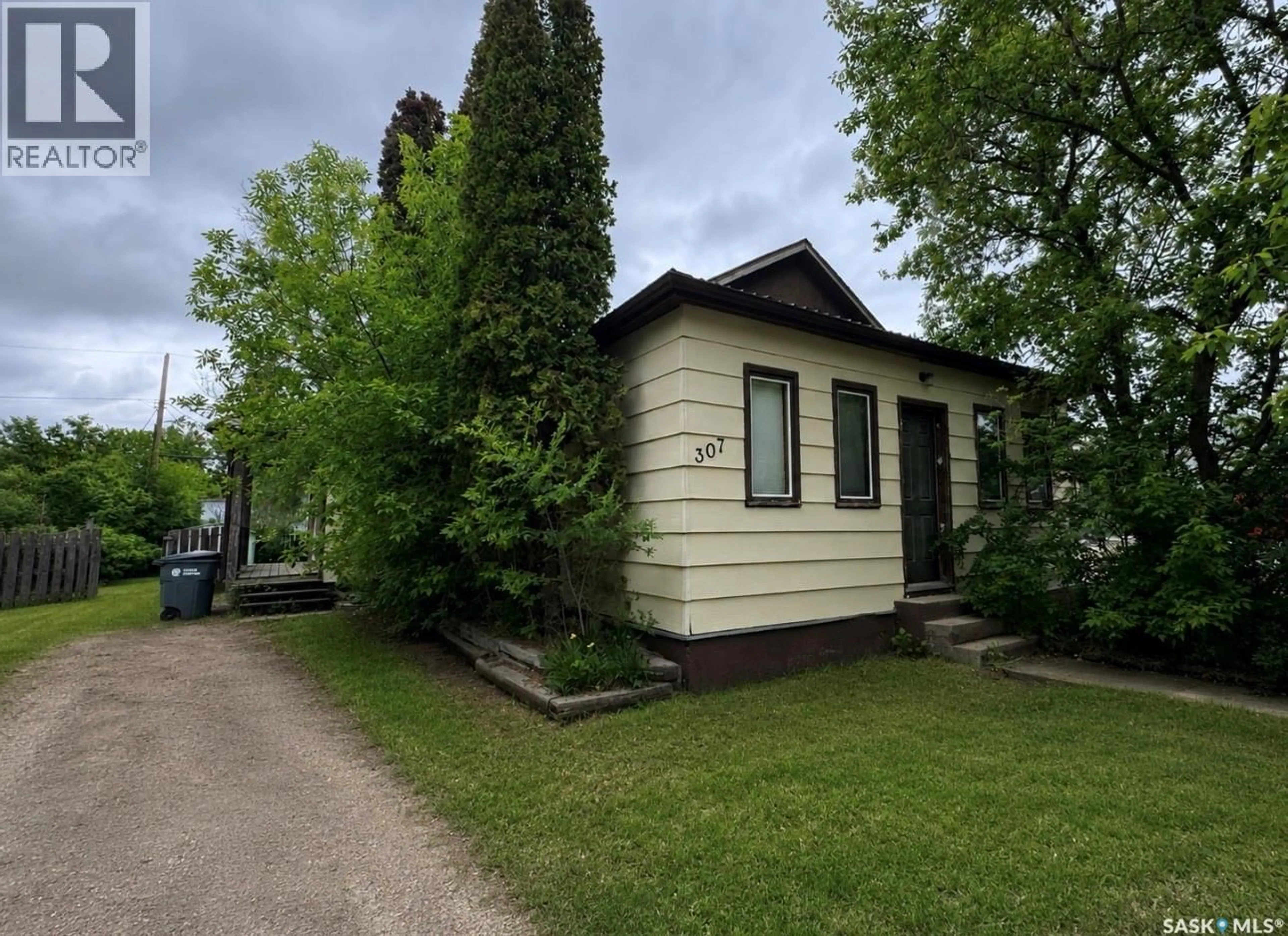 Shed for 307 5TH AVENUE, Assiniboia Saskatchewan S0H0B0