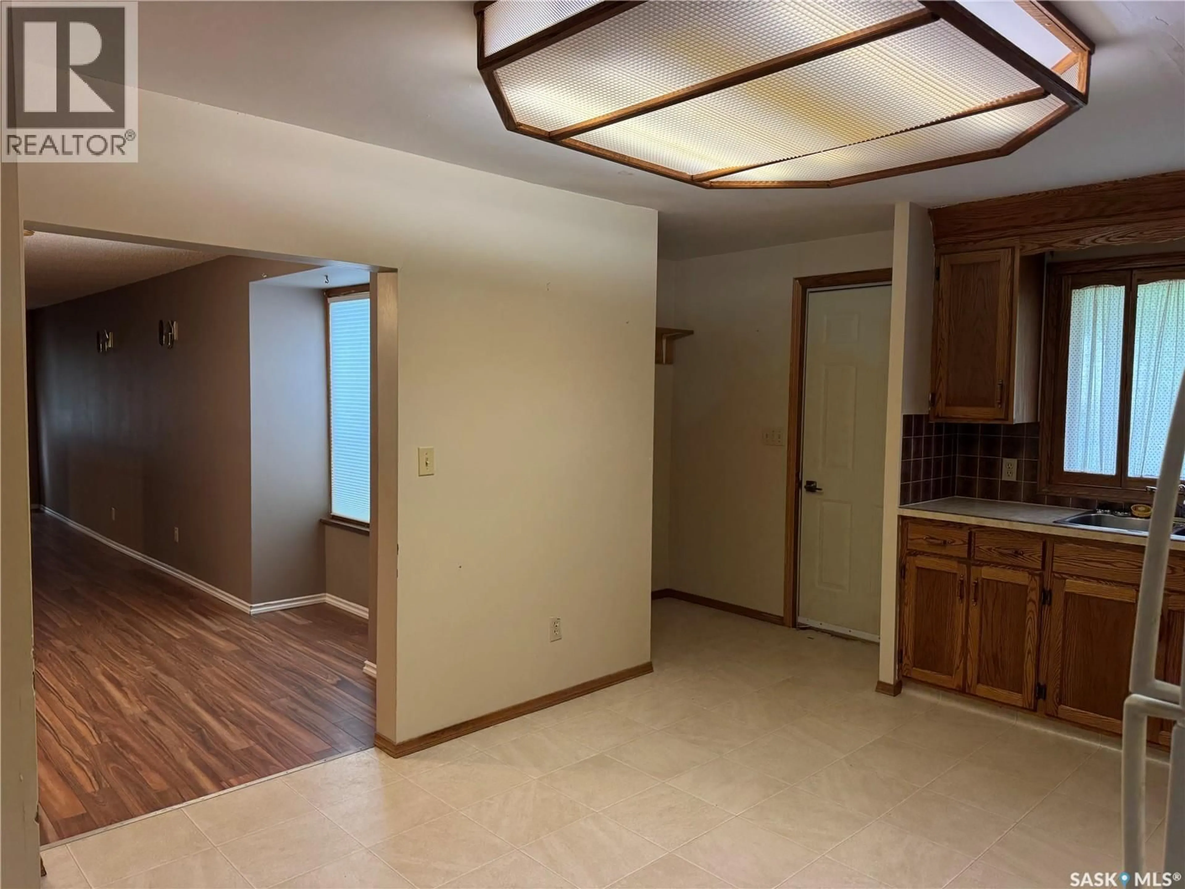 A pic of a room for 307 5TH AVENUE, Assiniboia Saskatchewan S0H0B0