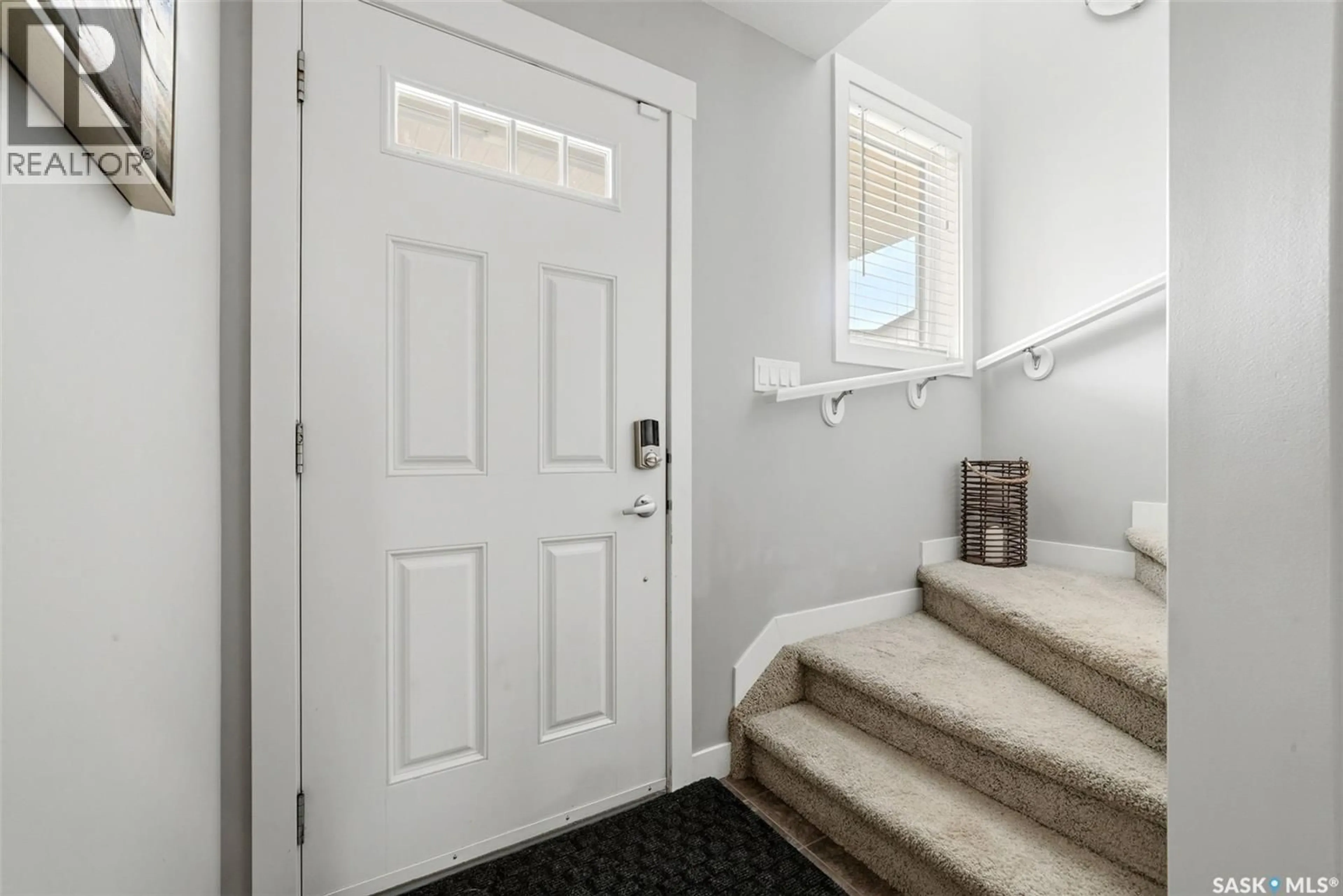 Indoor entryway for 4550 GREEN POPLAR LANE, Regina Saskatchewan S4V3H6